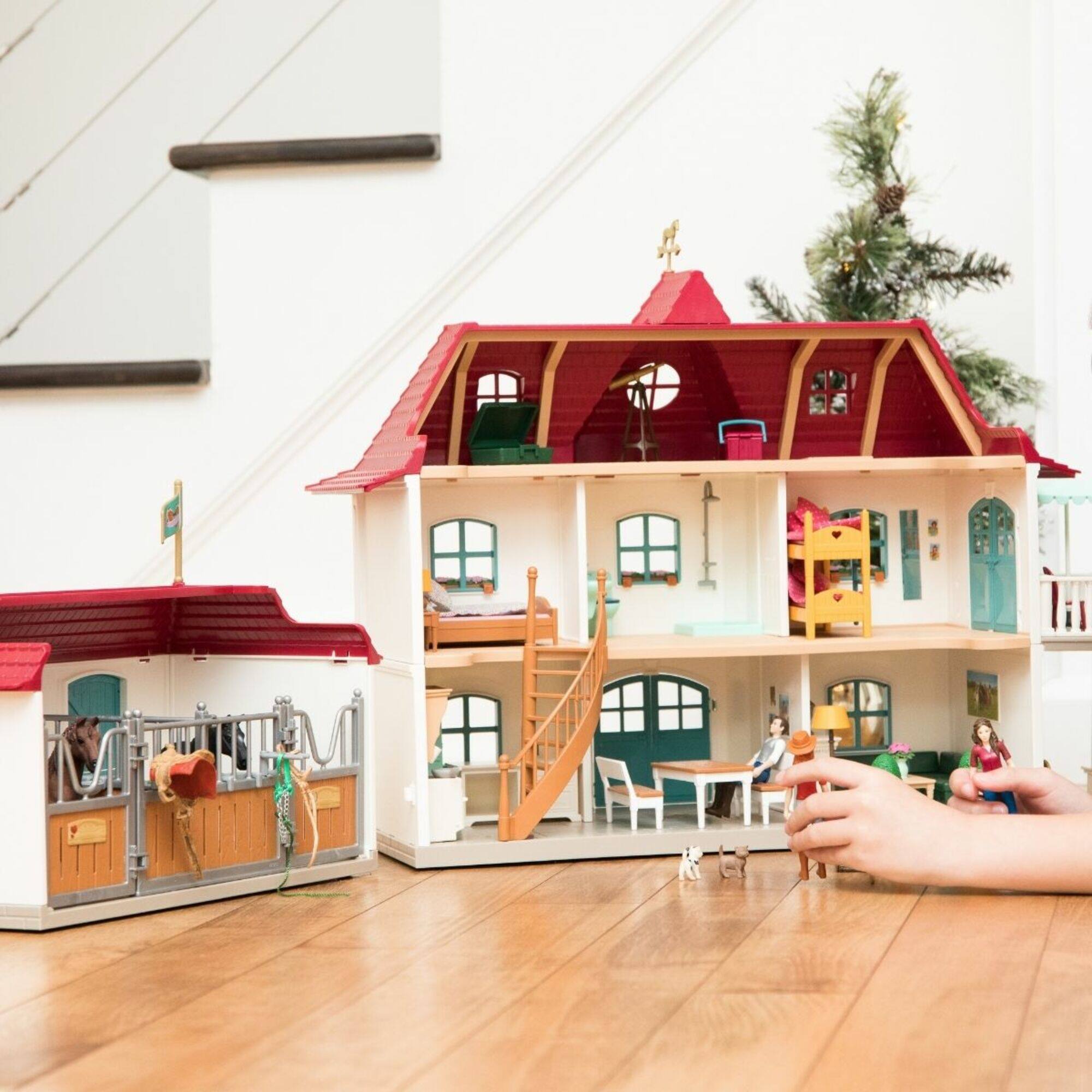 Alt View 2. Schleich - Lakeside Country House & Stable.