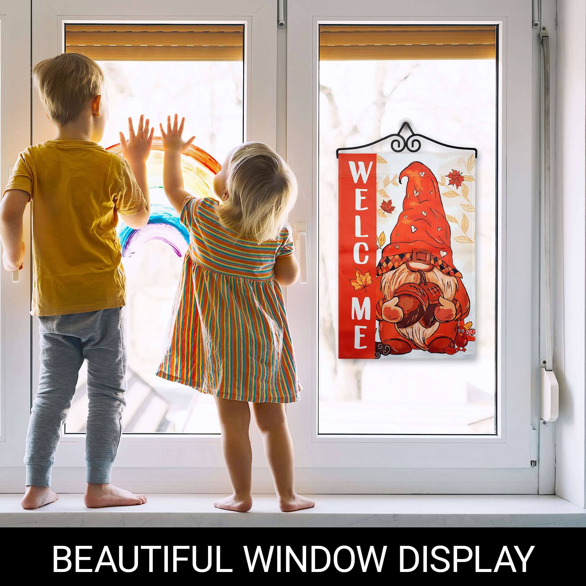 WELCOME  
BEAUTIFUL WINDOW DISPLAY
