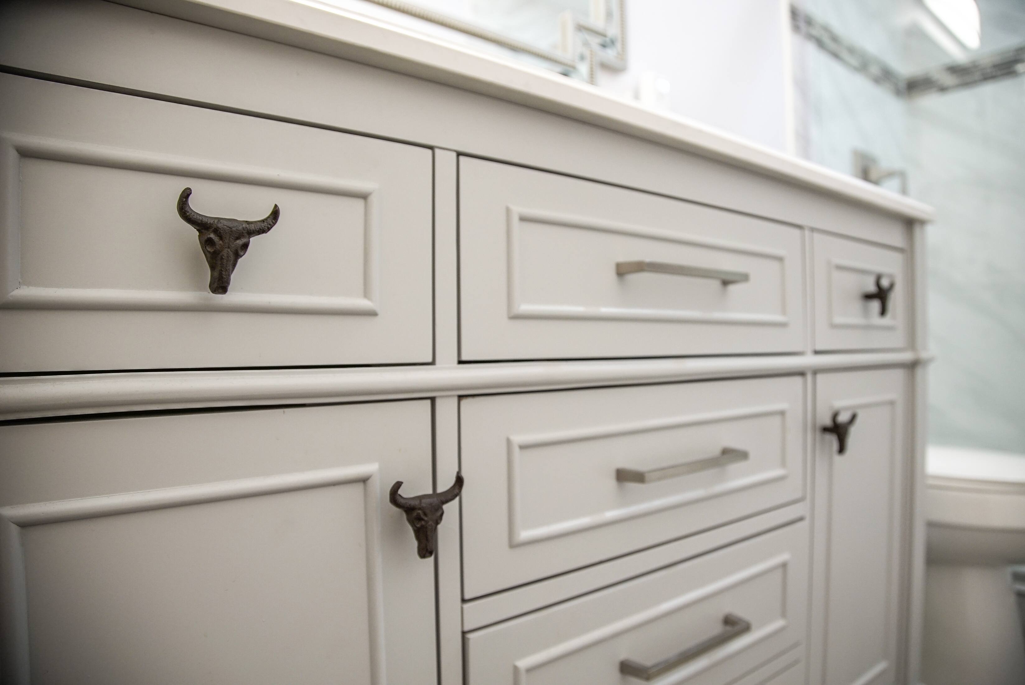 Alt View 5. Zeckos - Set of 6 Cast Iron Steer Skull Drawer Pulls Western Home Decor Cabinet Knobs - Brown.