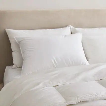 Front. Puredown - Puredown Luxurious 90% White Down Pillow Made in Germany Single Pack, Standard/Queen - White.