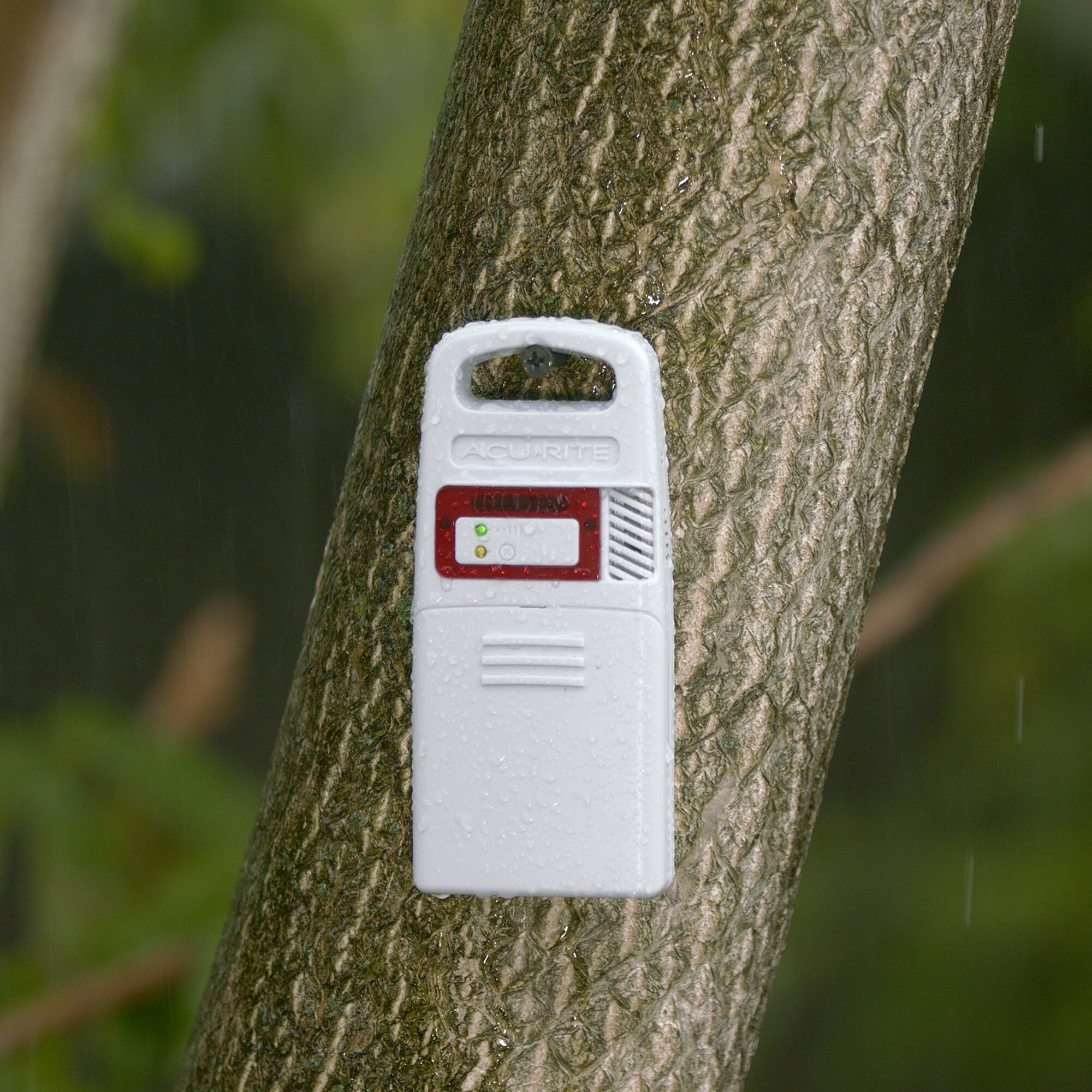 Alt View 17. AcuRite - Weather Station - White.