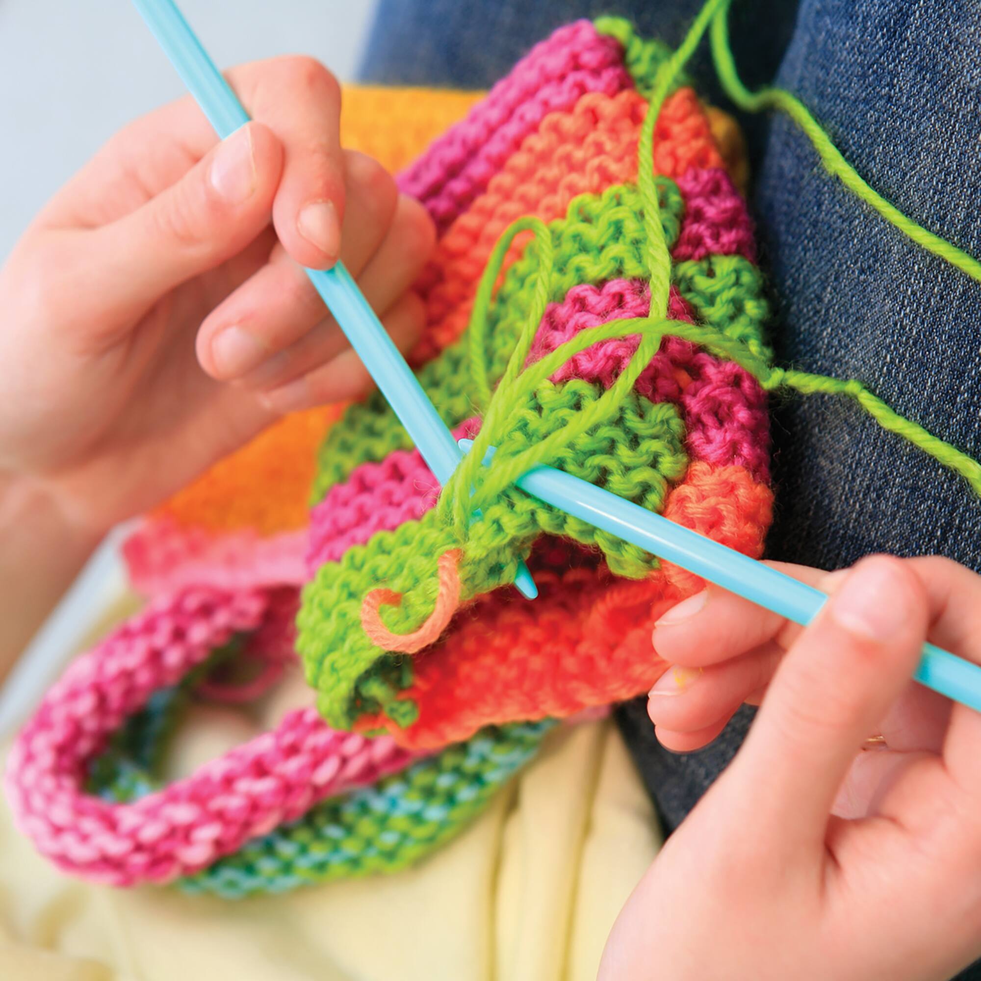 Alt View 1. 4M - 4M: Easy-To-Do Knitting Kit - Learn 2 Yarn Projects, All-In-1 DIY Set, Kids 8+.