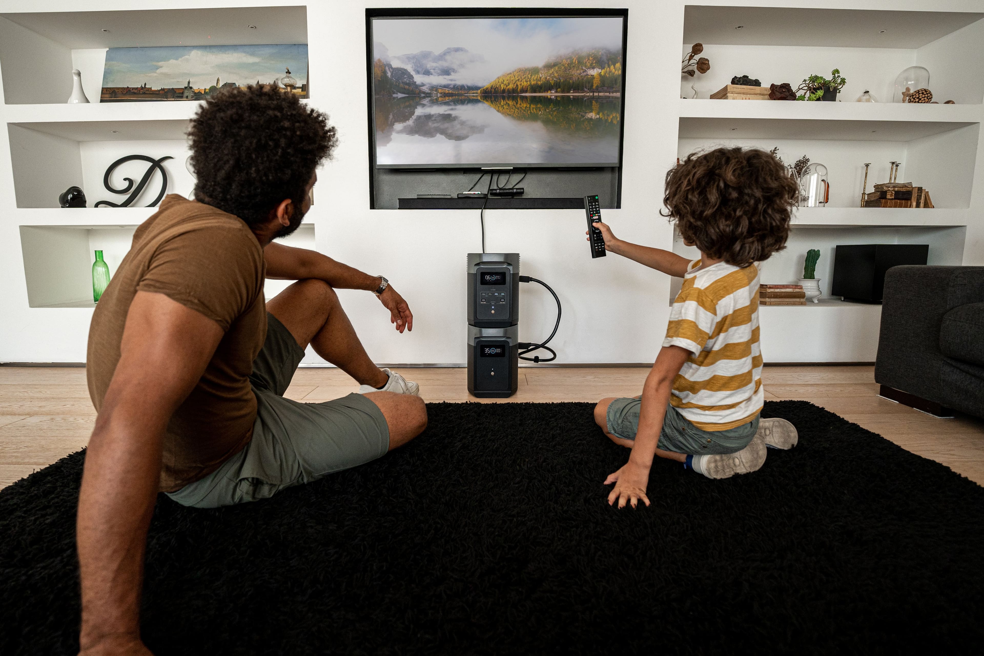 Alt View 14. EcoFlow - DELTA 2 1024Wh Portable Power Station - Black.