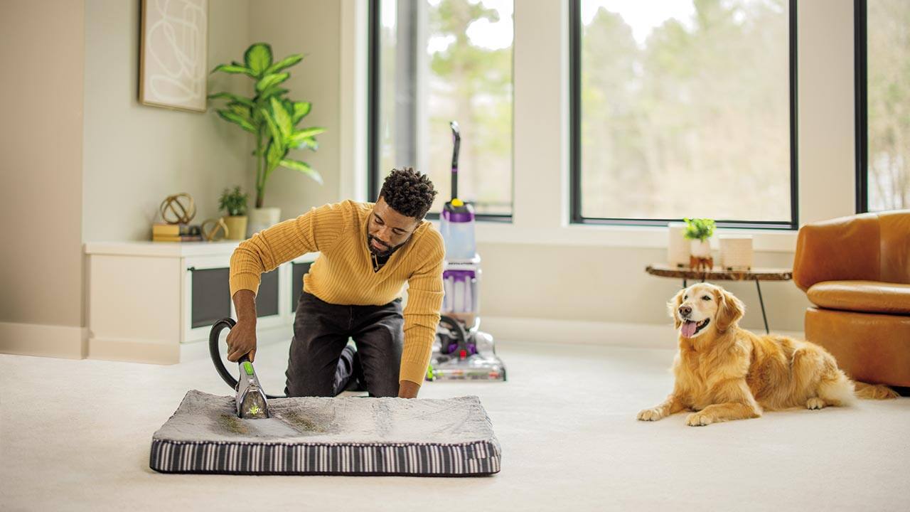 Left. BISSELL - PET PRO OXY Urine Eliminator Formula-Upright Carpet Cleaners (48oz) - Silver.