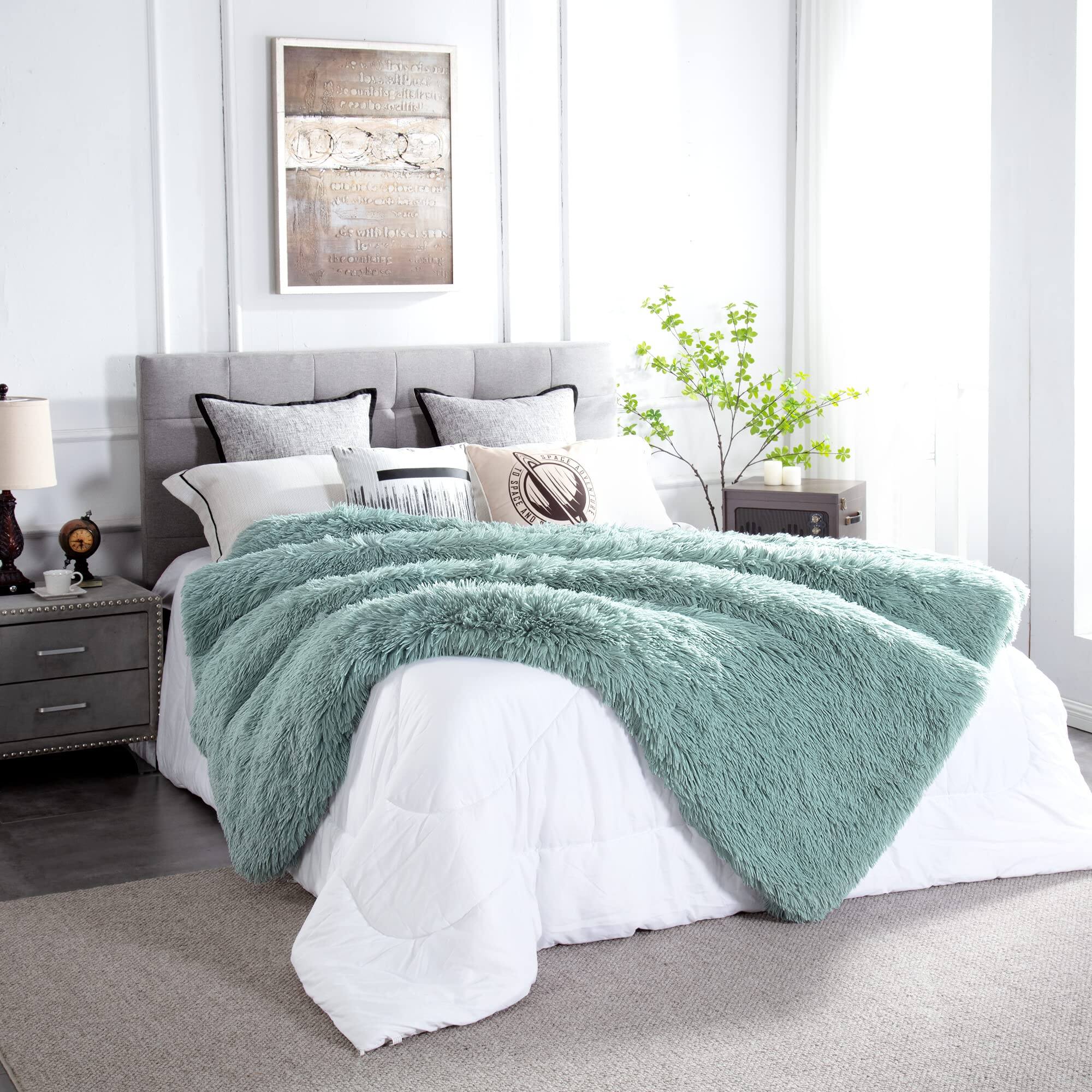 Aqua Twin Size - 60" x 71"