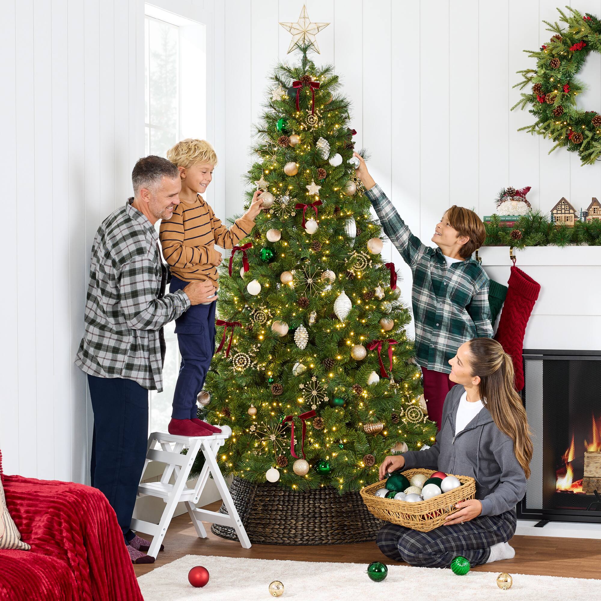 Alt View 4. Best Choice Products - Best Choice Products 4.5ft Pre-Lit Scotch Pine Christmas Tree w/ 396 Branch Tips, 150 2-in-1 LED Lights - Green.