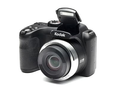 Kodak PIXPRO AZ252 16MP Digital Camera with 32GB SD Card and Case Kodak PIXPRO AZ252 16MP Digital Camera with 32GB SD Card and Case