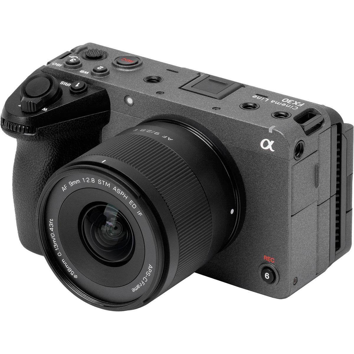 3 ISO WB IRIS 1 M  
2  
8'2/6 AF  
Line FX30 Cinema  
12.8 9mm STM AF ASPH ED IF 43ft 0'13wlo'43 58mm Frame APS-C Frame  
REC 6