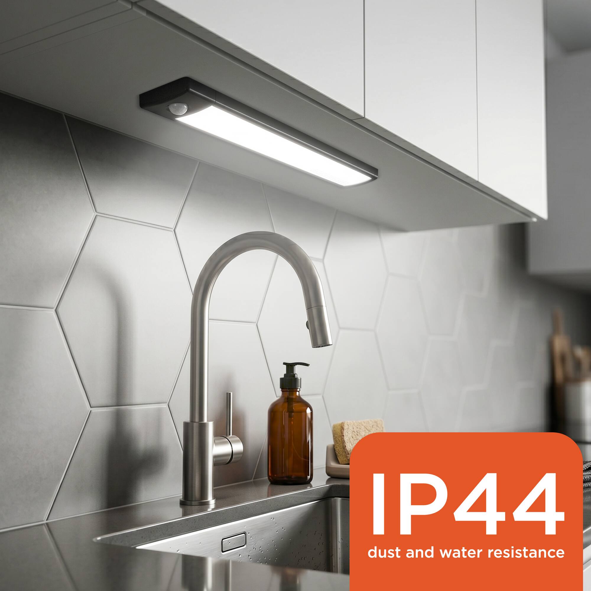IP44 dust and water resistance