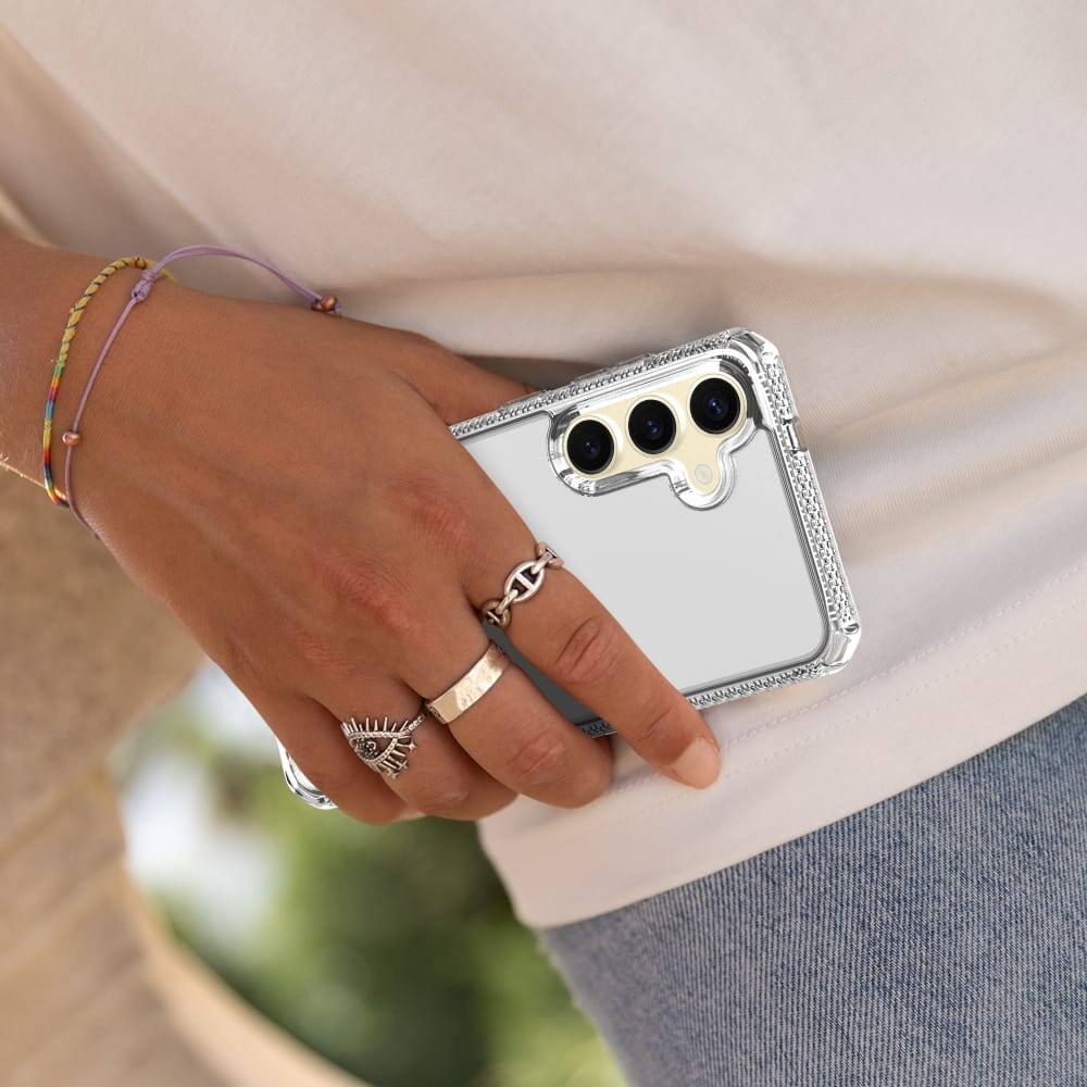 Alt View 4. Itskins - Spectrum_R Clear Case for Samsung Galaxy S24 - Clear.