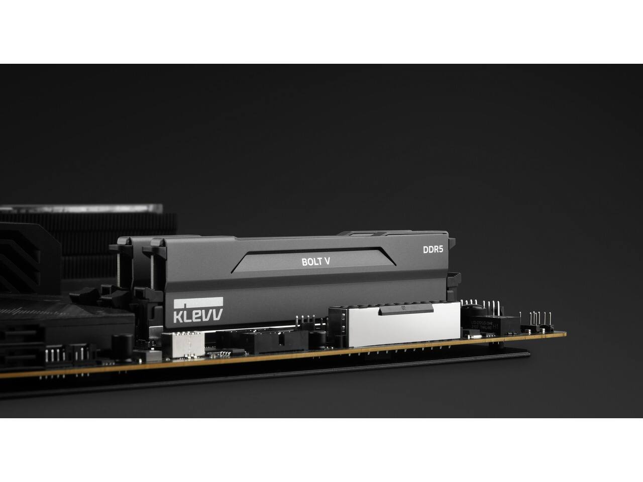 BOLT V  
DDR5  
KLEVV  
UDOD