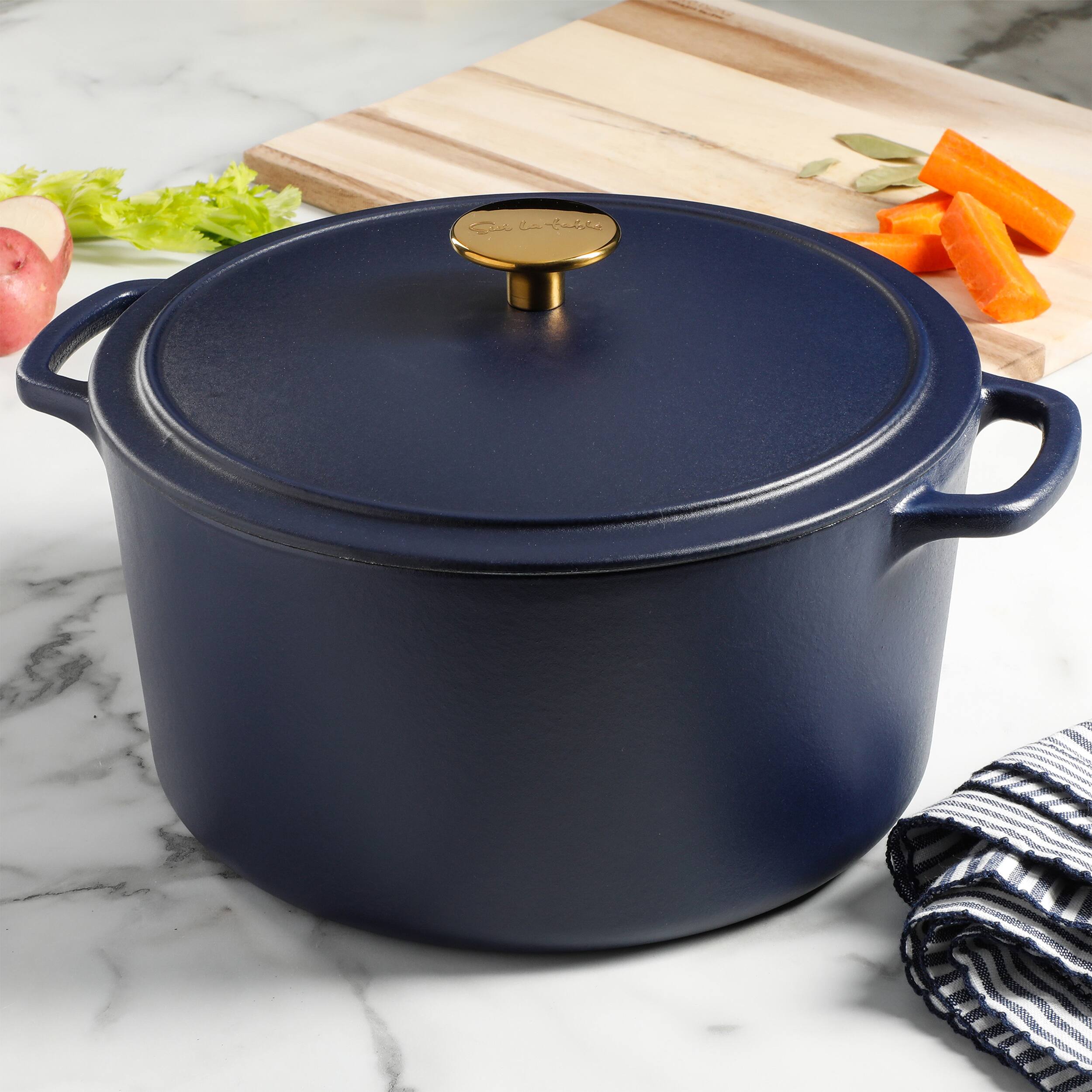 Gibson - Sur La Table Millau 5.5 Quart Enameled Cast Iron Dutch Oven with Lid with Rose Gold Knob - Thumbnail 3