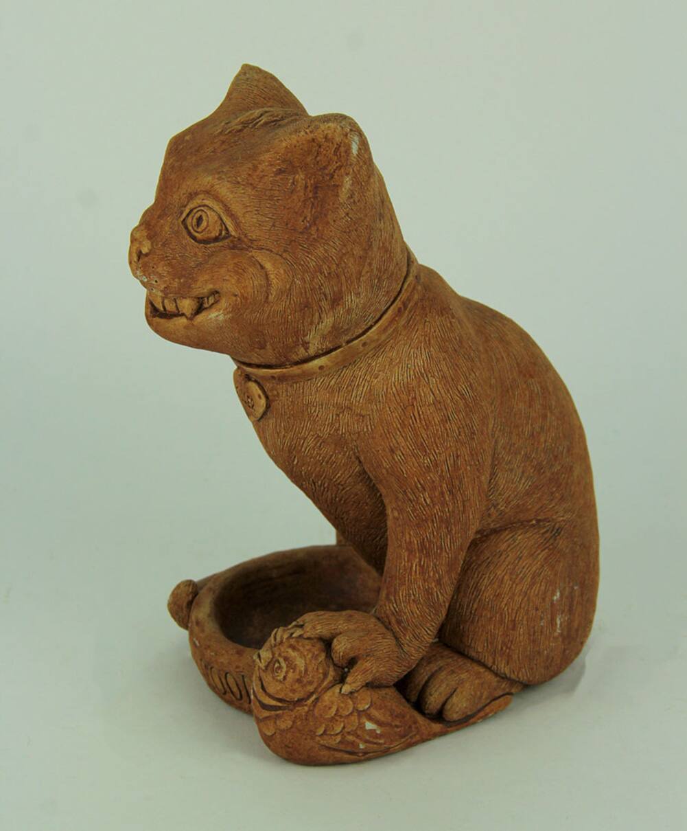 Alt View 1. Designer Stone - Designer Stone Rude Killer Kitten Rustic Brown Concrete Bird Feeder Statue - Rust.