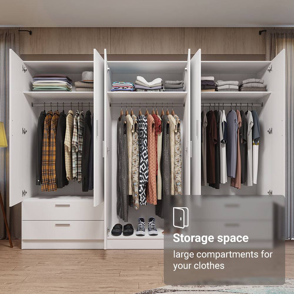 Storage space  
large compartments for your clothes