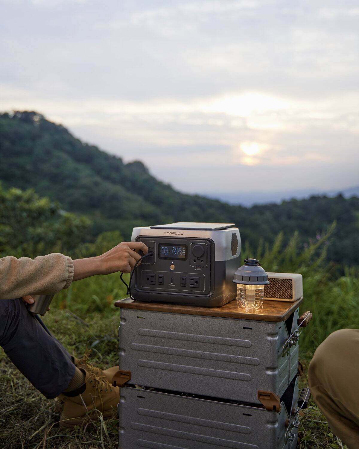 Alt View 21. EcoFlow - RIVER 2 MAX 512Wh Portable Power Station - Black.