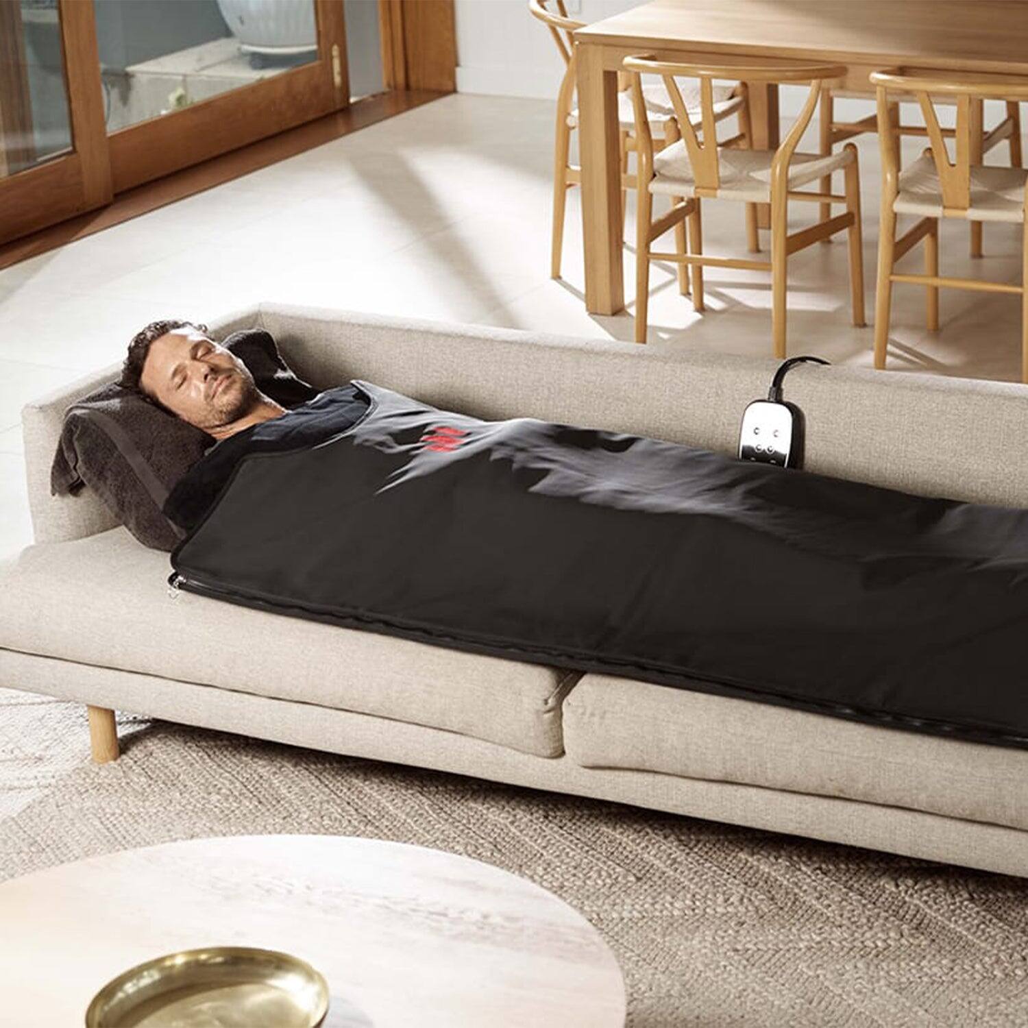 Angle. QALO - MiHigh Infrared Sauna Blanket - Black.