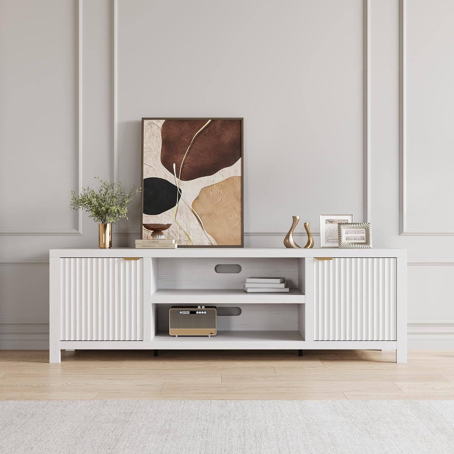 The text on the image is:

"MAE"