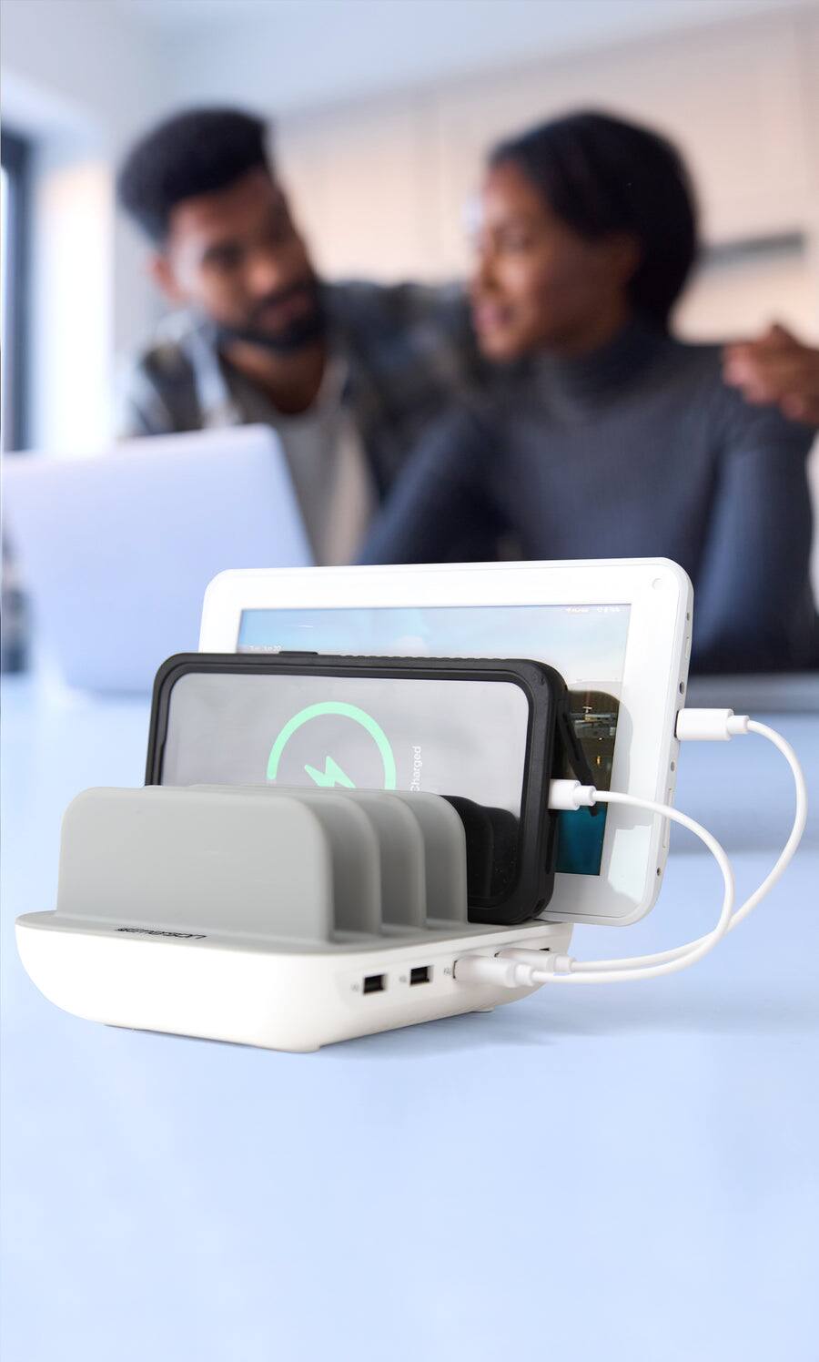 Alt View 1. Emerson - Emerson Multi-Device USB Charging System - White.