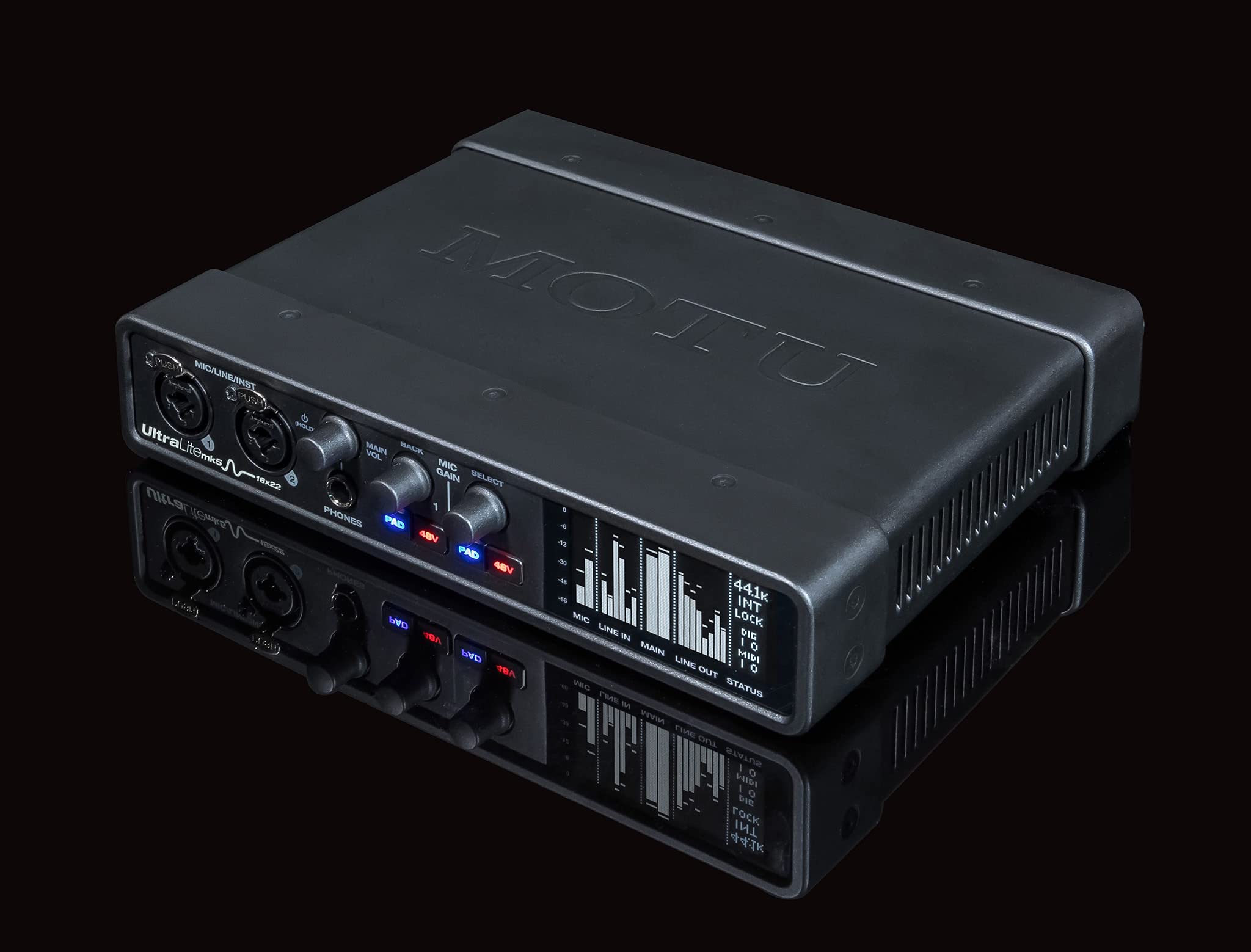 MOTU  
UltraLite mk3  

MIC/LINE IN  
PAD  
48V  
PHONES  

MAIN OUT  
PAD  
48V  

PHONES  

44.1K  
INT  
MIC LINE IN  
MAIN LINE OUT  
STATUS  

MIX  
LINE IN  
LINE OUT  
STATUS  

MOTU