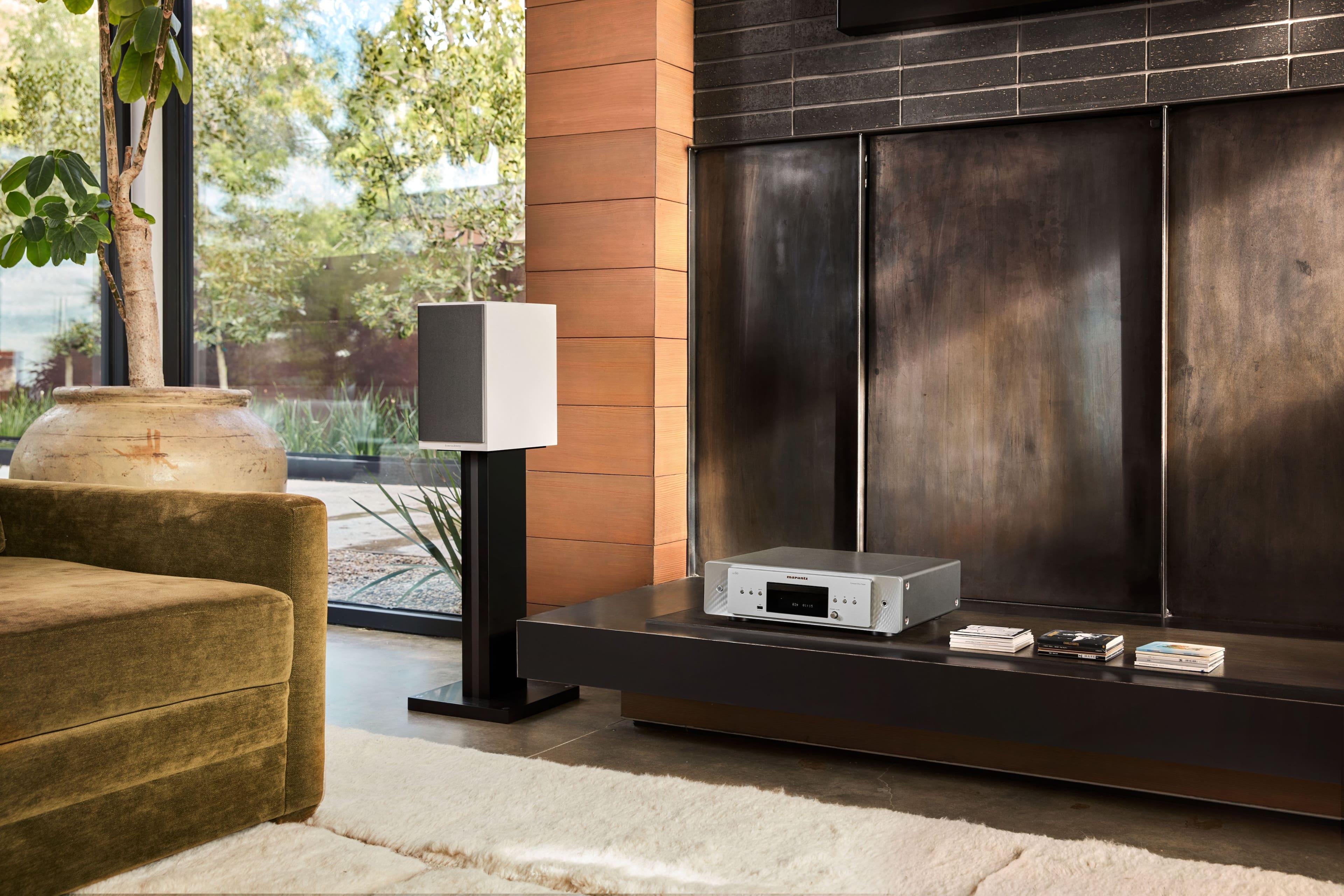 Alt View 12. Marantz - CD60 CD Player with HDAM + HDAM-SA2 - Silver Gold.