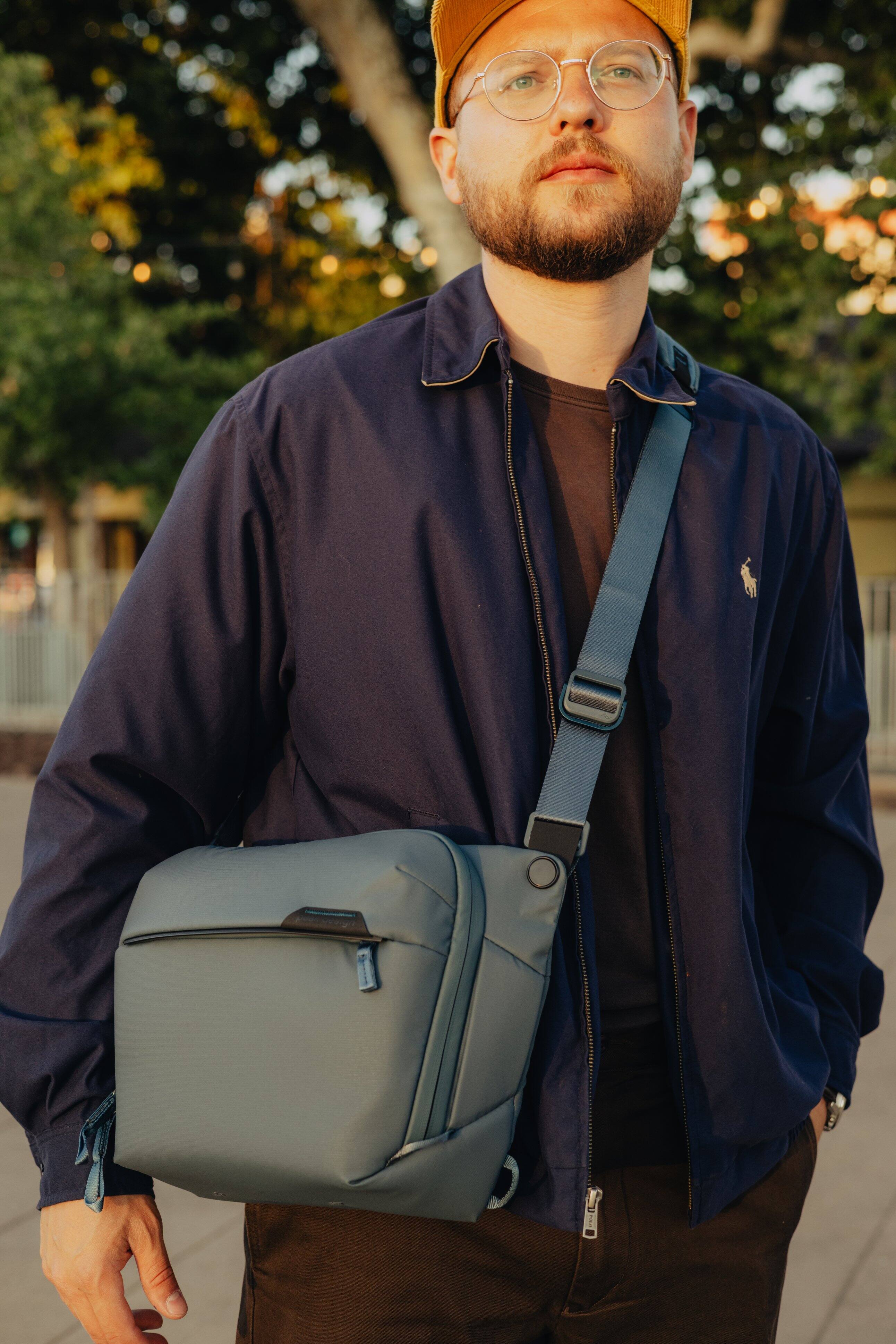 Left. Peak Design - Everyday Sling V2 6L - Ocean.