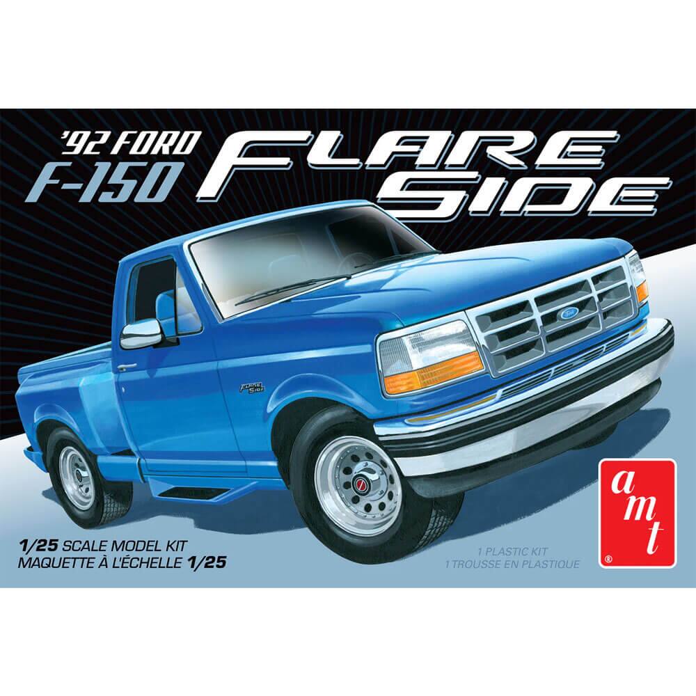 92 FORD F-150 FLARE SIDE

1/25 SCALE MODEL KIT
MAQUETTE À L'ÉCHELLE 1/25

1 PLASTIC KIT
1 TROUSSE EN PLASTIQUE

a m t