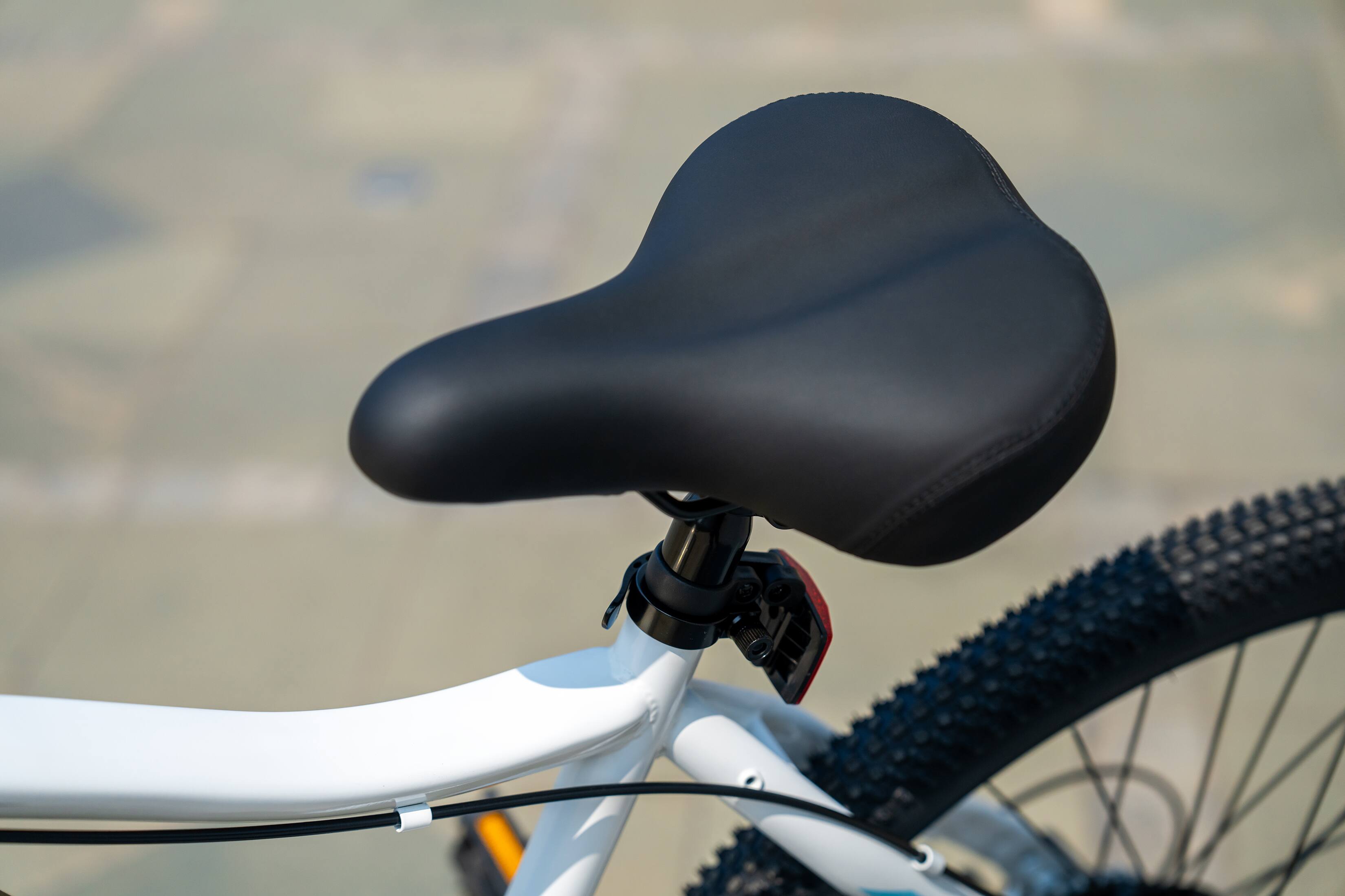 Back. 5th Wheel - Discover eBike w/ 43 mi Max Operating Range & 20 mph Max Speed - White.