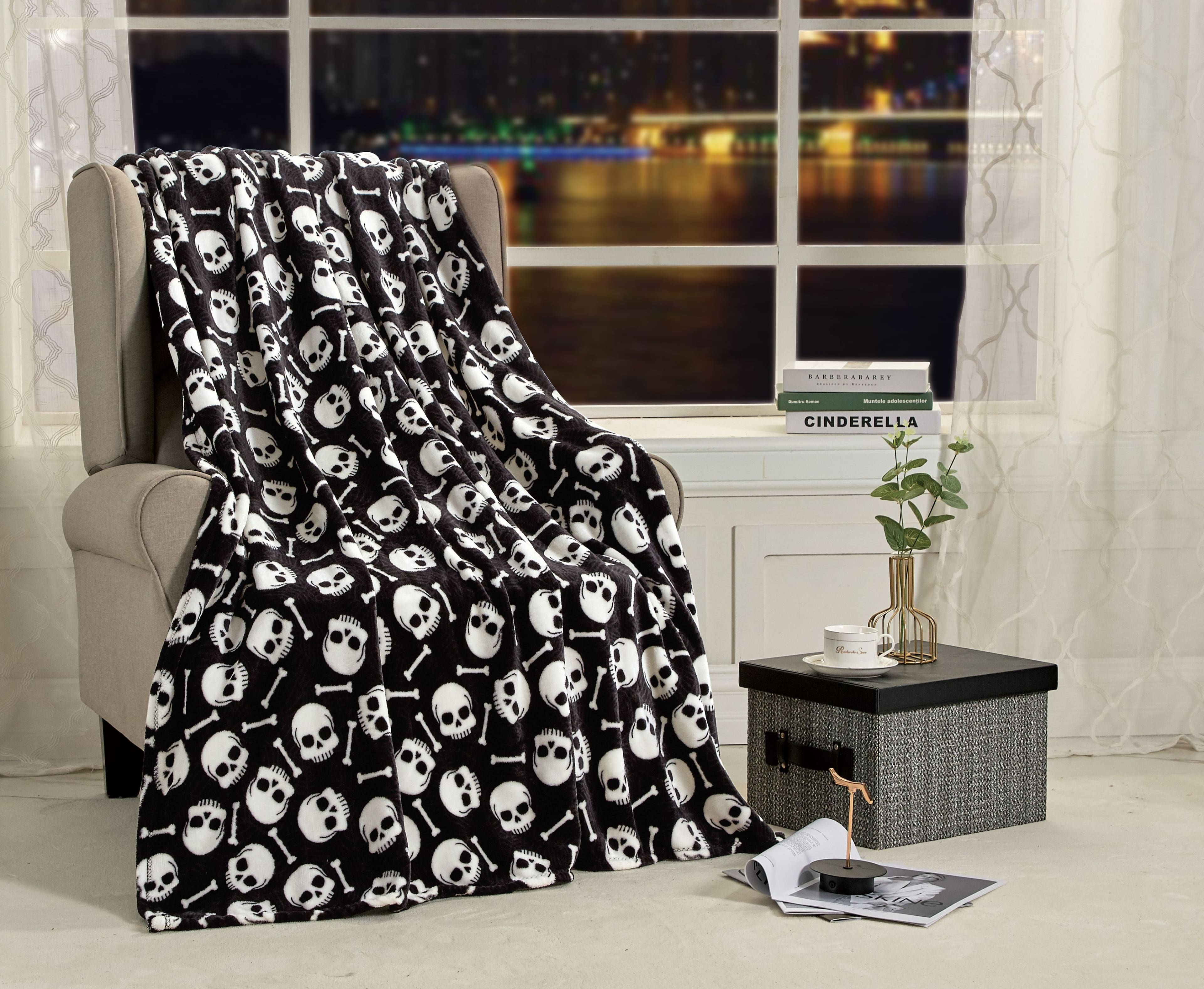 Noble House - Extra Cozy and Comfy Microplush Throw Blanket (50"x60") - Skull & Bones