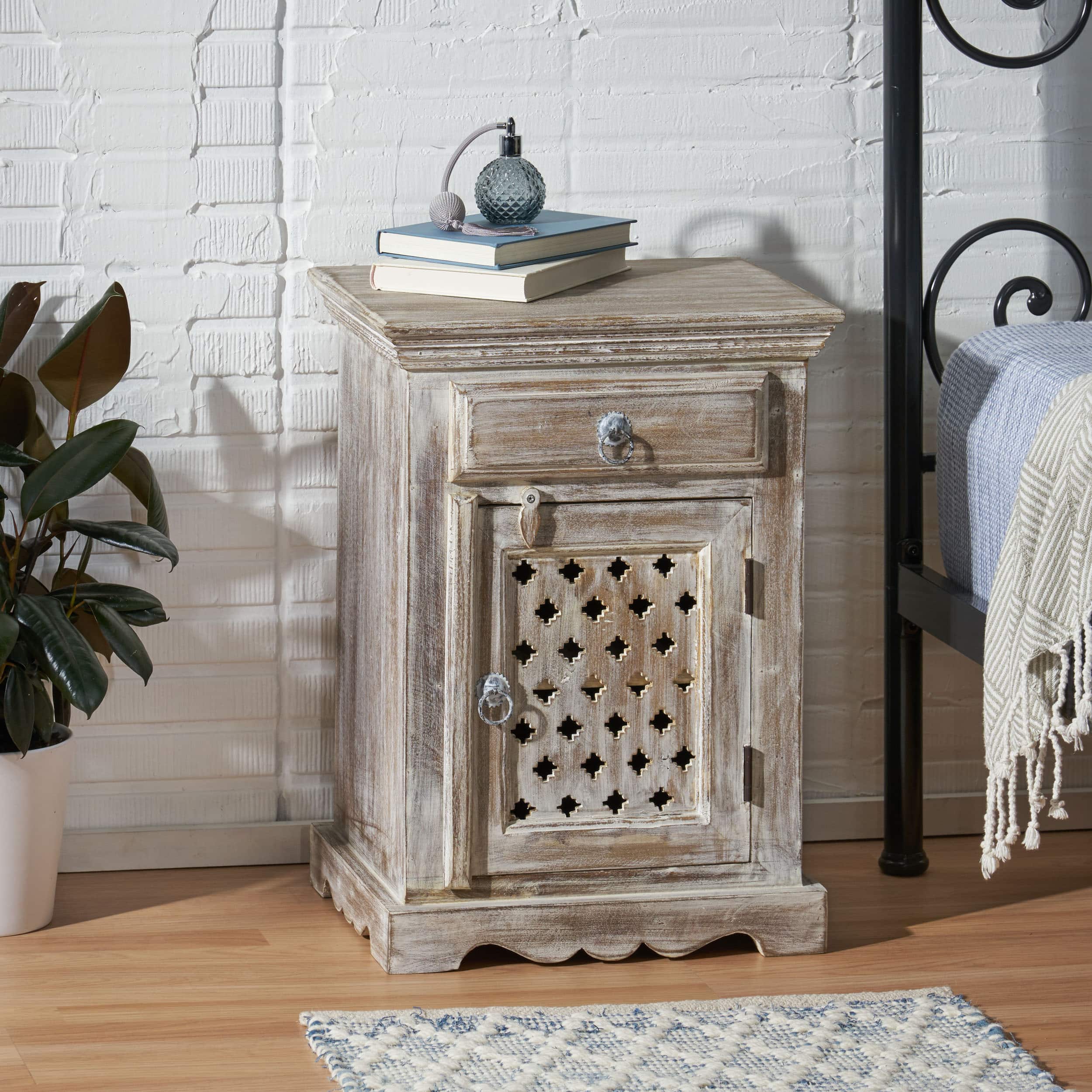 Whisen - Boho Mango Wood Nightstand with 1 Drawer and 1 Cabinet, Distressed Side Table for Bedroom - White