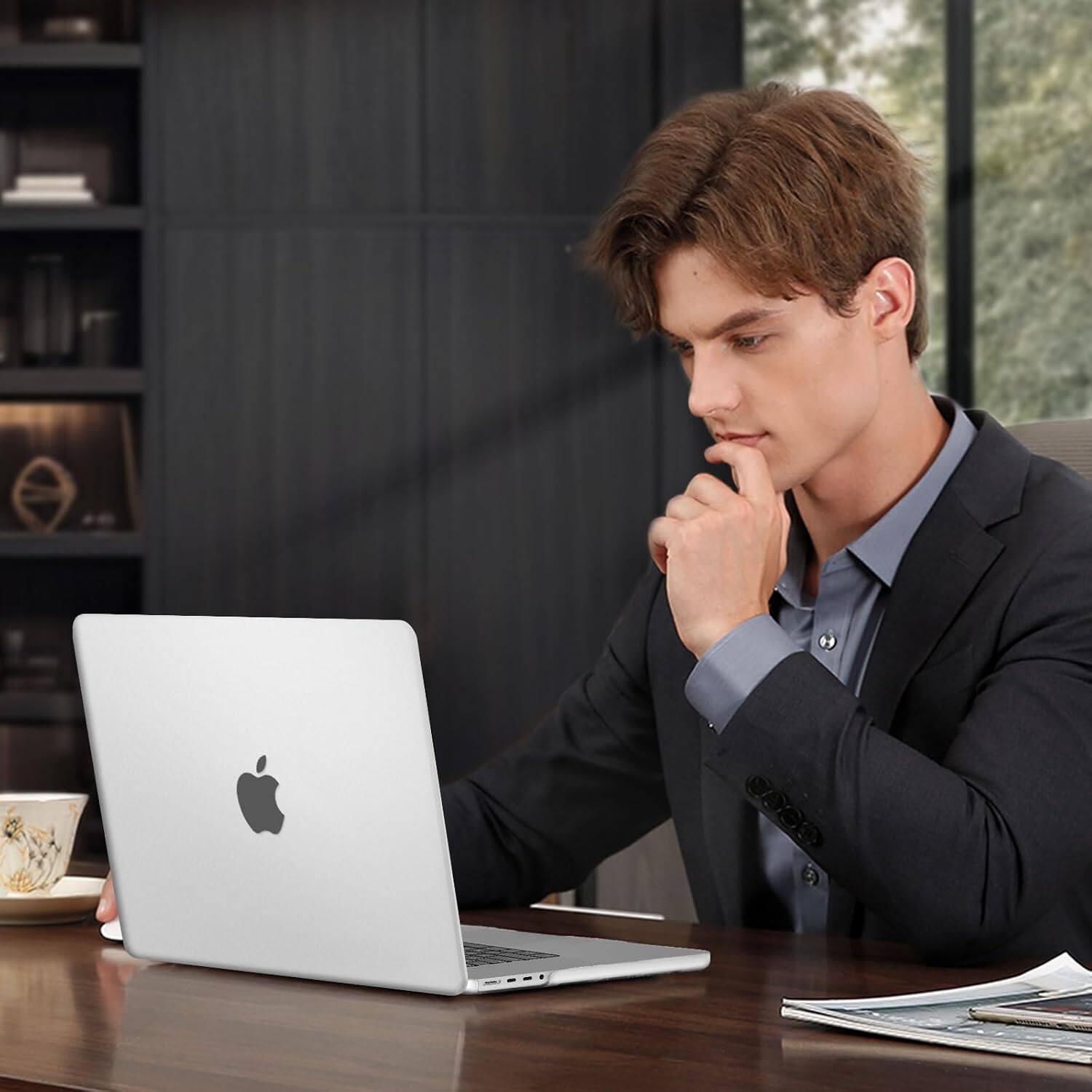 Alt View 2. mosiso - MacBook Pro 16 inch Case M5 M4 M3 M2 M1 A3429 A3428 A3403 A3186 A2991 A2780 A2485 Anti-Fingerprints Hard Shell - Frost Clear.