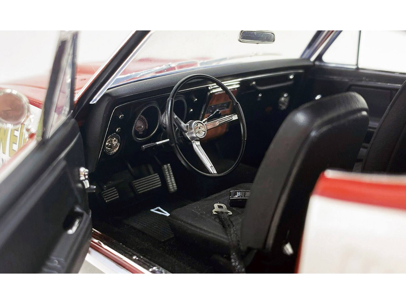 Angle. ACME - 1968 Pontiac Firebird Ram Air II Weidner Pontiac White Red Stripes Limited Edition 1/18 Diecast 306 pcs - White and Red.