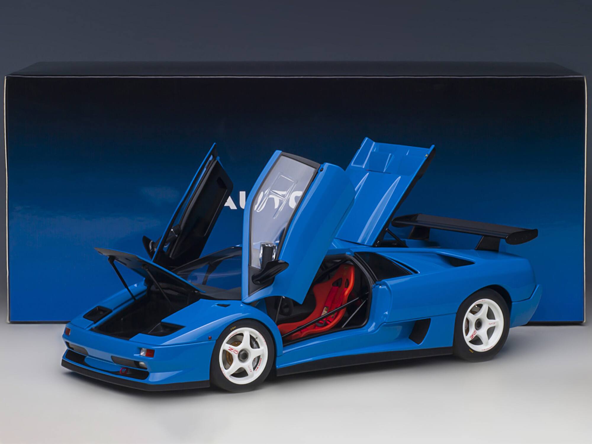 Alt View 5. Autoart - Lamborghini Diablo SV-R Blu Le Mans Blue 1/18 Model Car by Autoart.