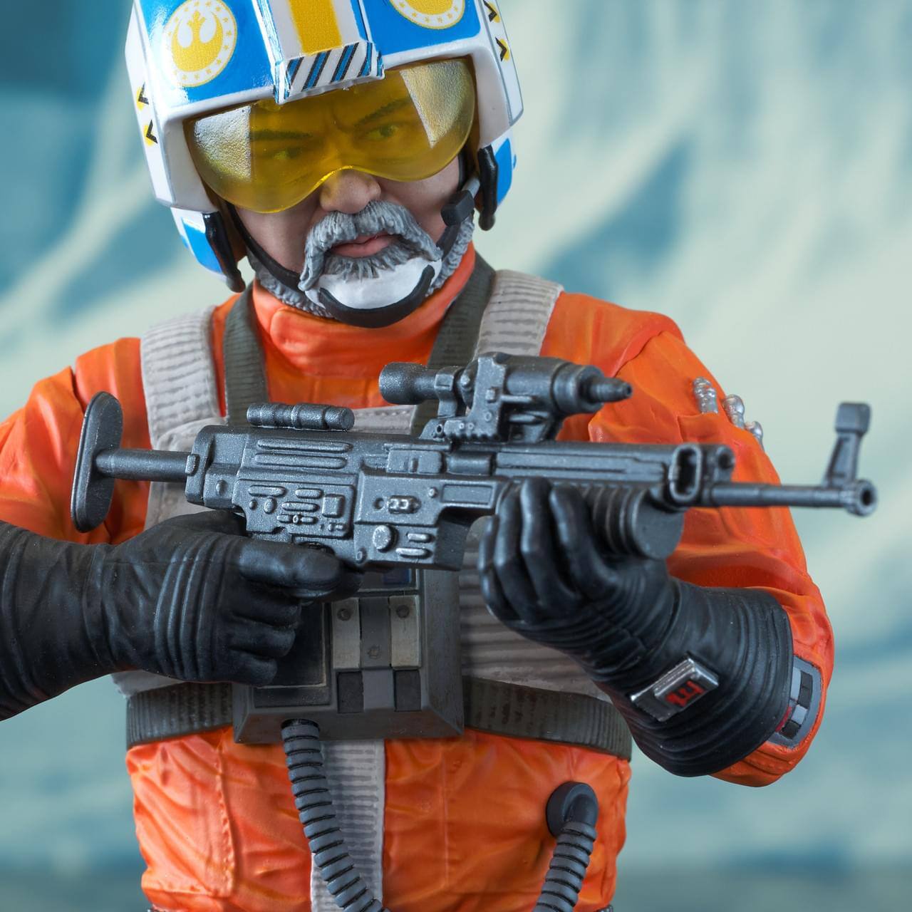 Alt View 2. Star Wars - Star Wars The Mandalorian Carson Teva Exclusive 1/6 Scale Bust - Orange.