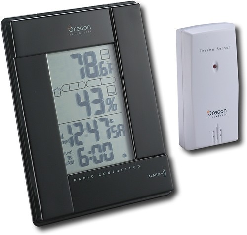 Best Buy: Oregon Scientific Indoor/Outdoor Thermometer with Self-Setting  Atomic Clock RMR383HGA-BK