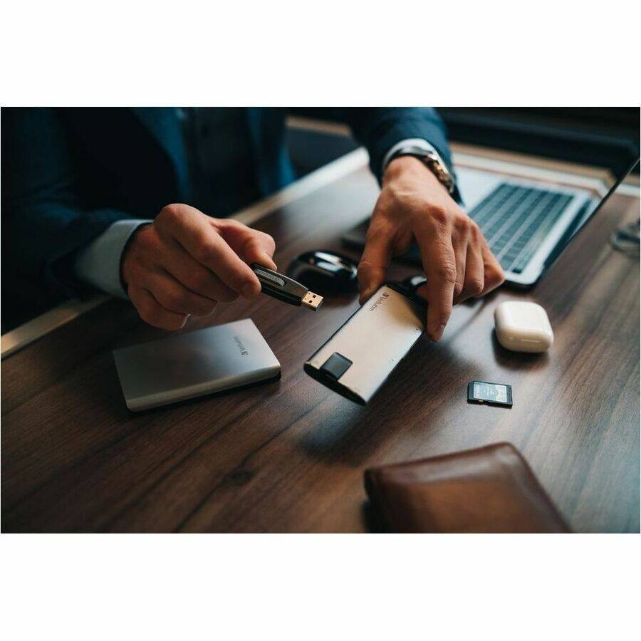 Alt View 6. Verbatim - 128GB Store 'n' Go® V3 USB 3.2 Gen 1 Flash Drive - Gray - 128GB - Gray - Gray.