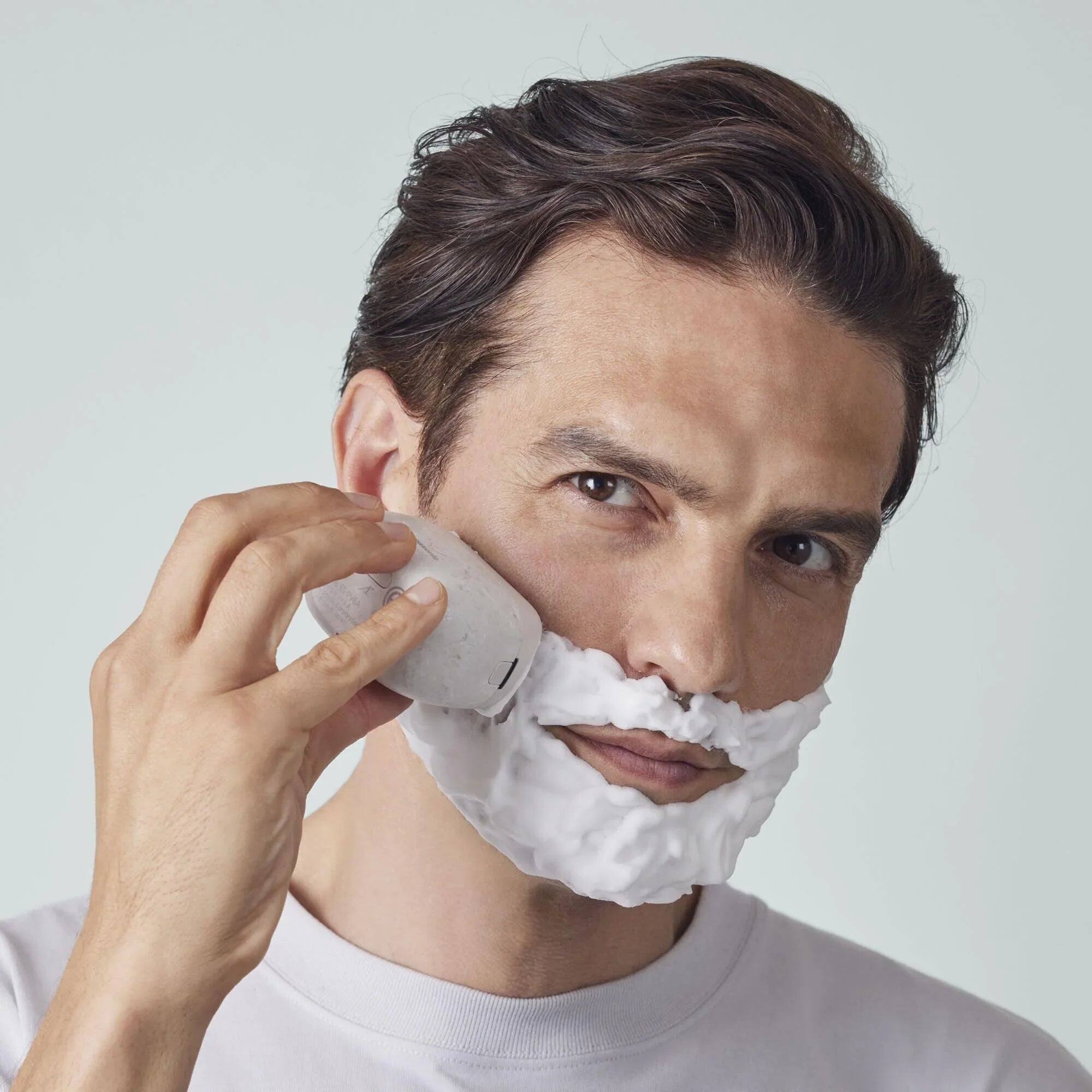 Alt View 6. Panasonic - ARC5 PALM-Sized 5-Blade Electric Luxury Razor - White NAGORI.