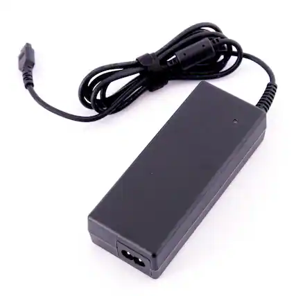 Front. RadioShack - 15-Tip Universal Laptop Charger 90W with Automatic Voltage Adjustment - Black.