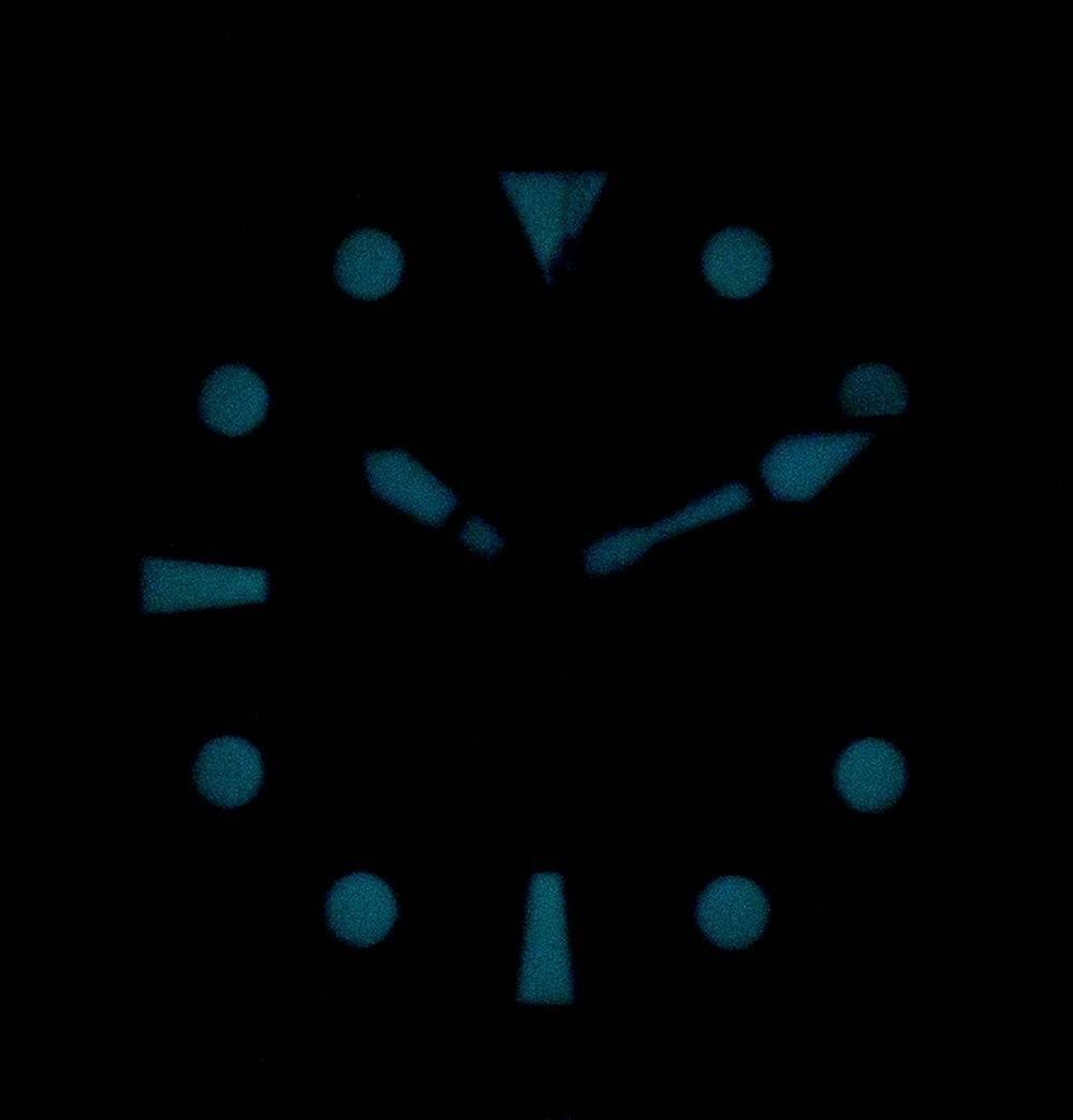 Angle. RATIO - FreeDiver Helium-Safe 1000M Sapphire Automatic 1068HA90-34VA-RED Men's Watch - black and red.