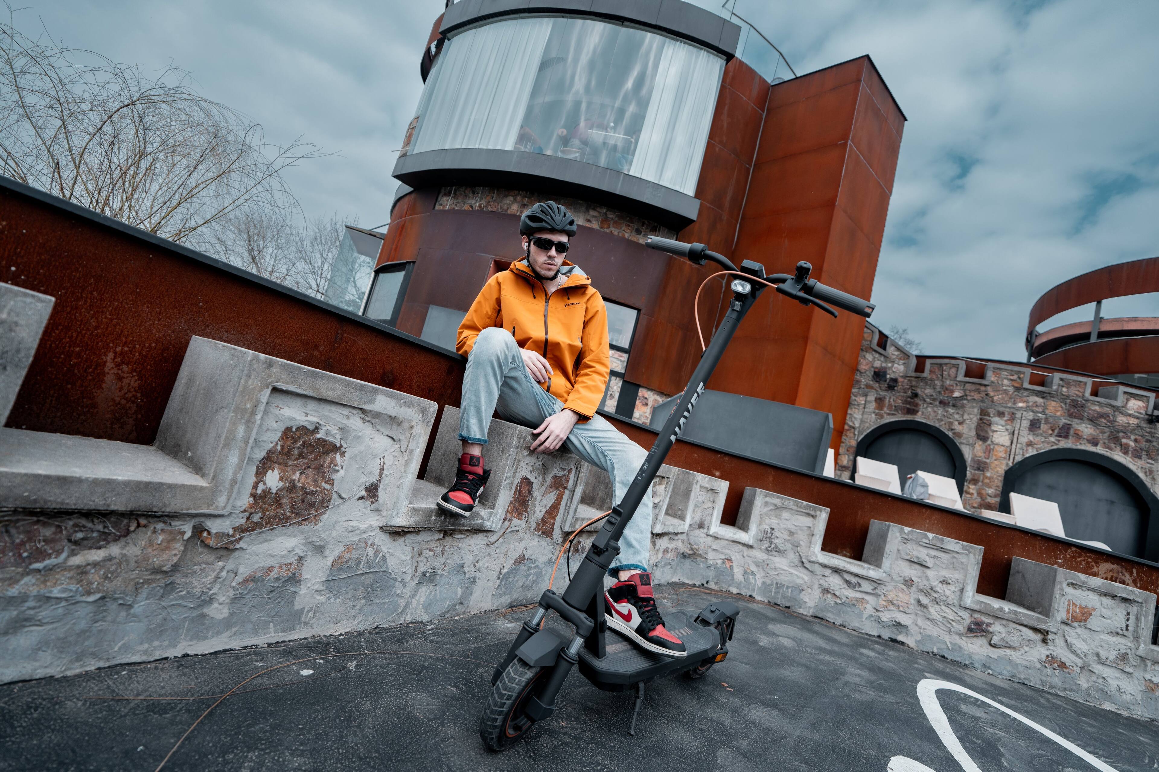 Alt View 12. NAVEE - GT3 Electric Scooter w/31 miles Max Operating Range & 20 mph Max Speed - Black.