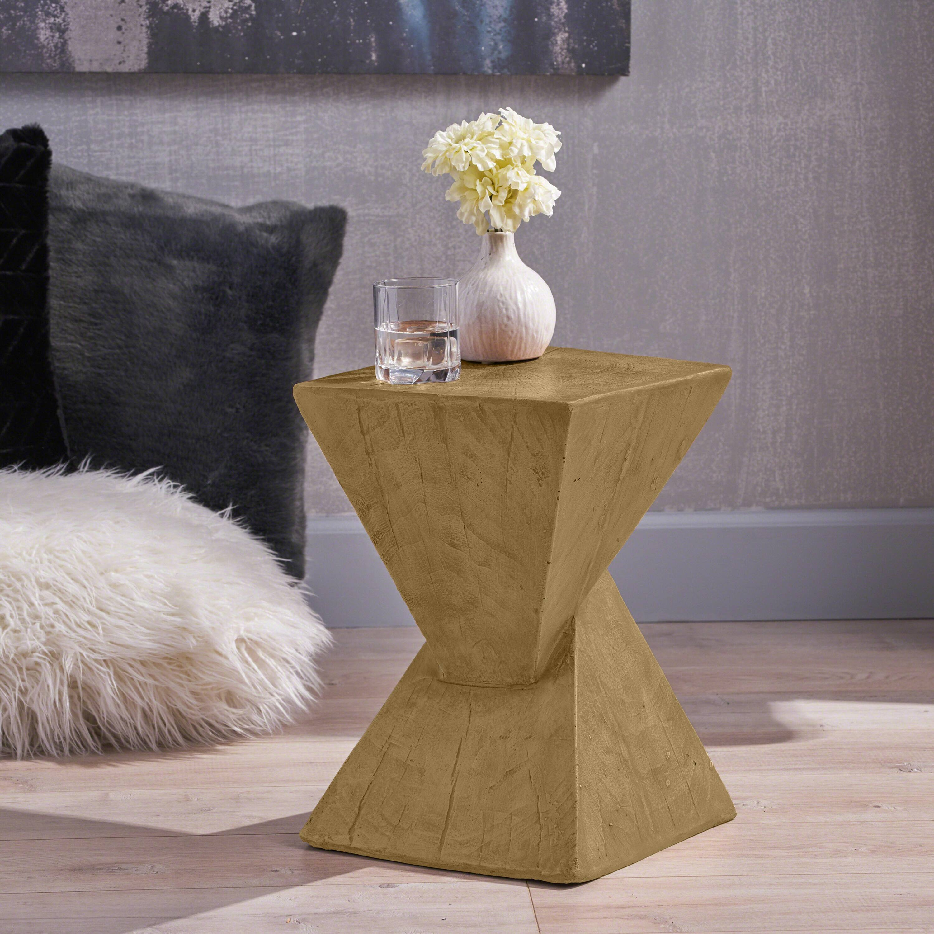Angle. APRILSOUL - GEOMETRIC MGO SIDE TABLE LIGHT NATURE COLOR - Light Natural.
