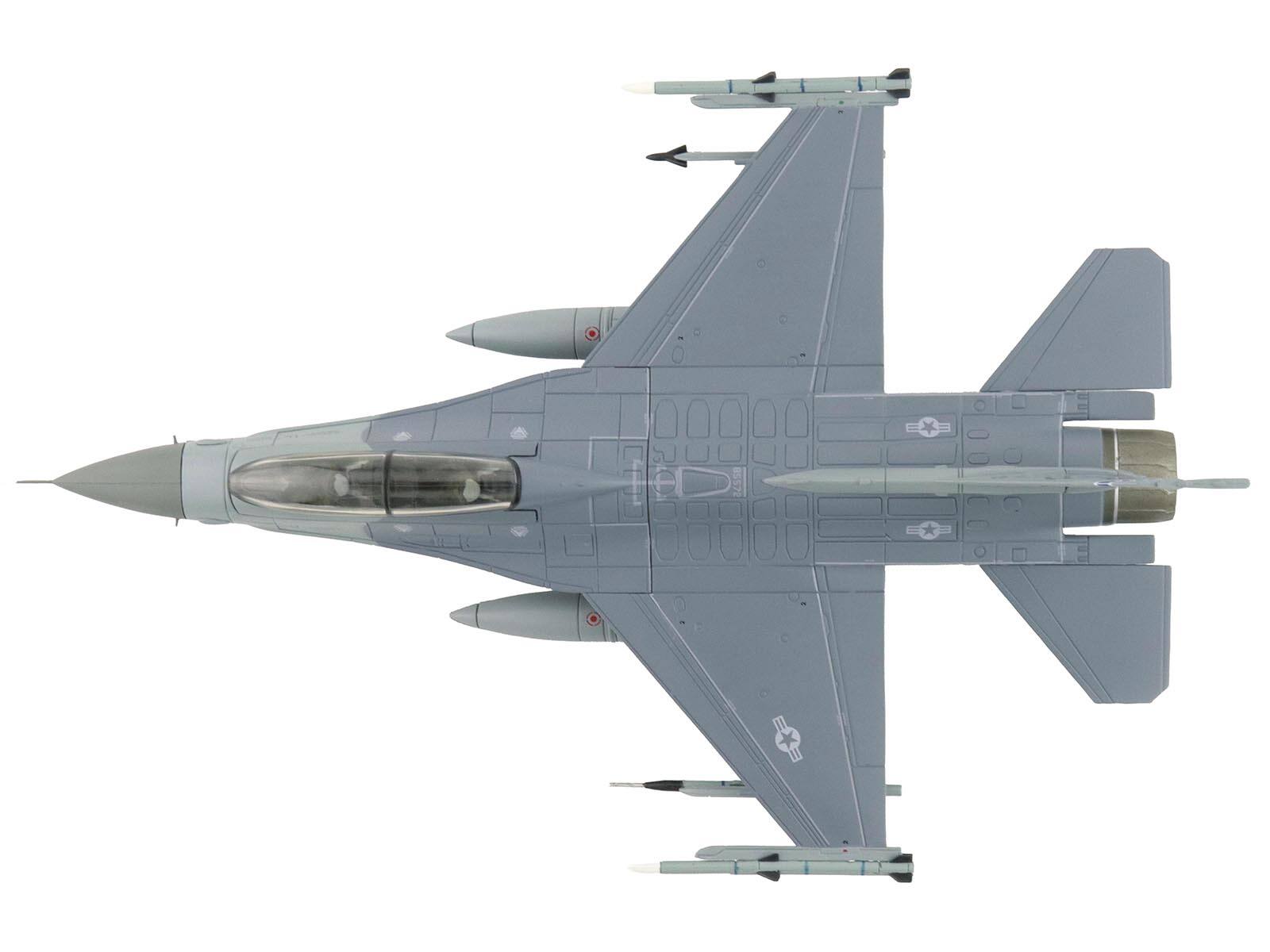 Left. Hobby Master - Lockheed F-16D Fighting Falcon Fighter "85-1572" Edwards Air Force Base 2024 USAF Air Power Series 1/72 - Grey.
