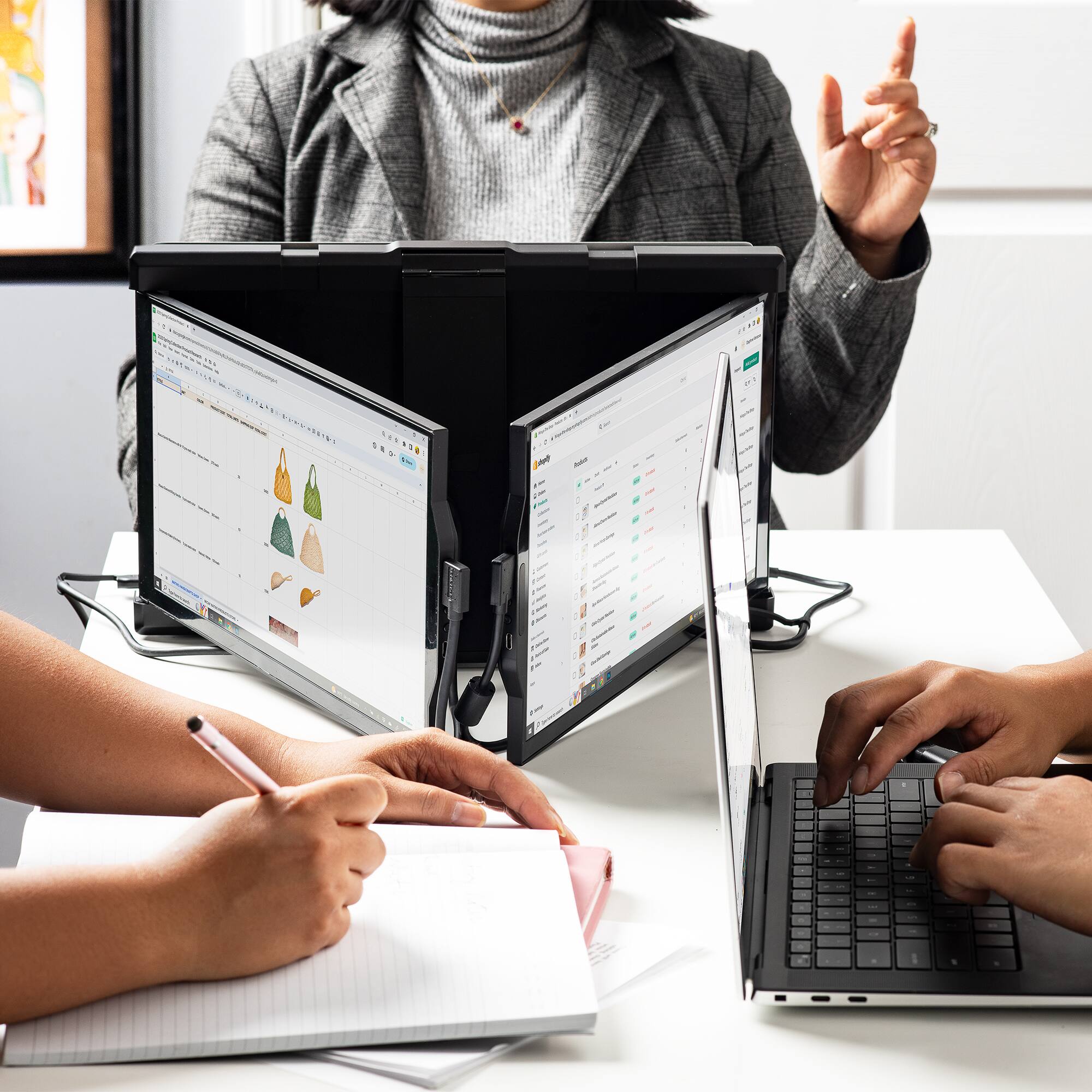 Alt View 13. Mobile Pixels - TRIO MAX 2.0 14.1" LCD Monitor - Black.