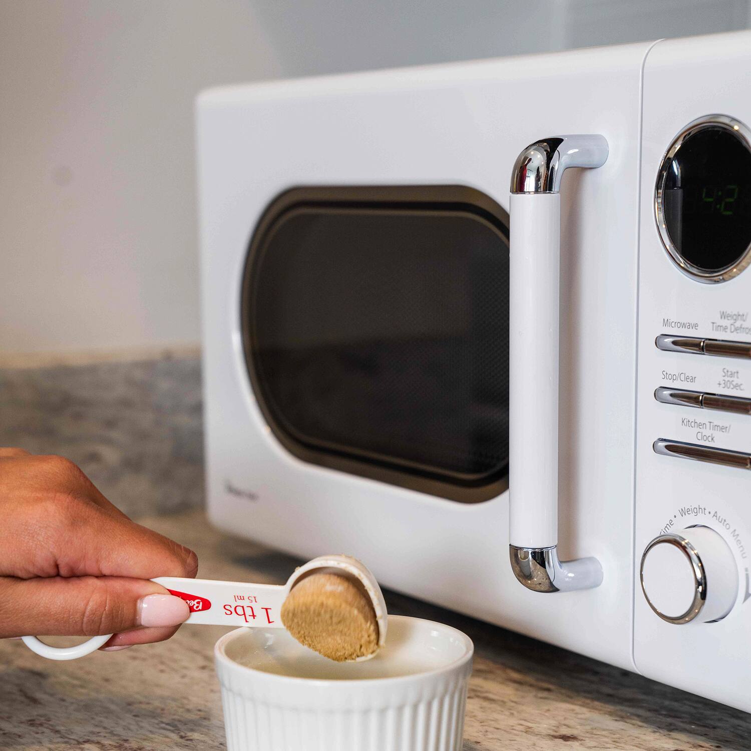 42
Microwave Weight/ Time Defrost
Stop/Clear
Start 30Sec.
Kitchen Timer/ Clock
15ml tbs 1
Weight time Auto Menu