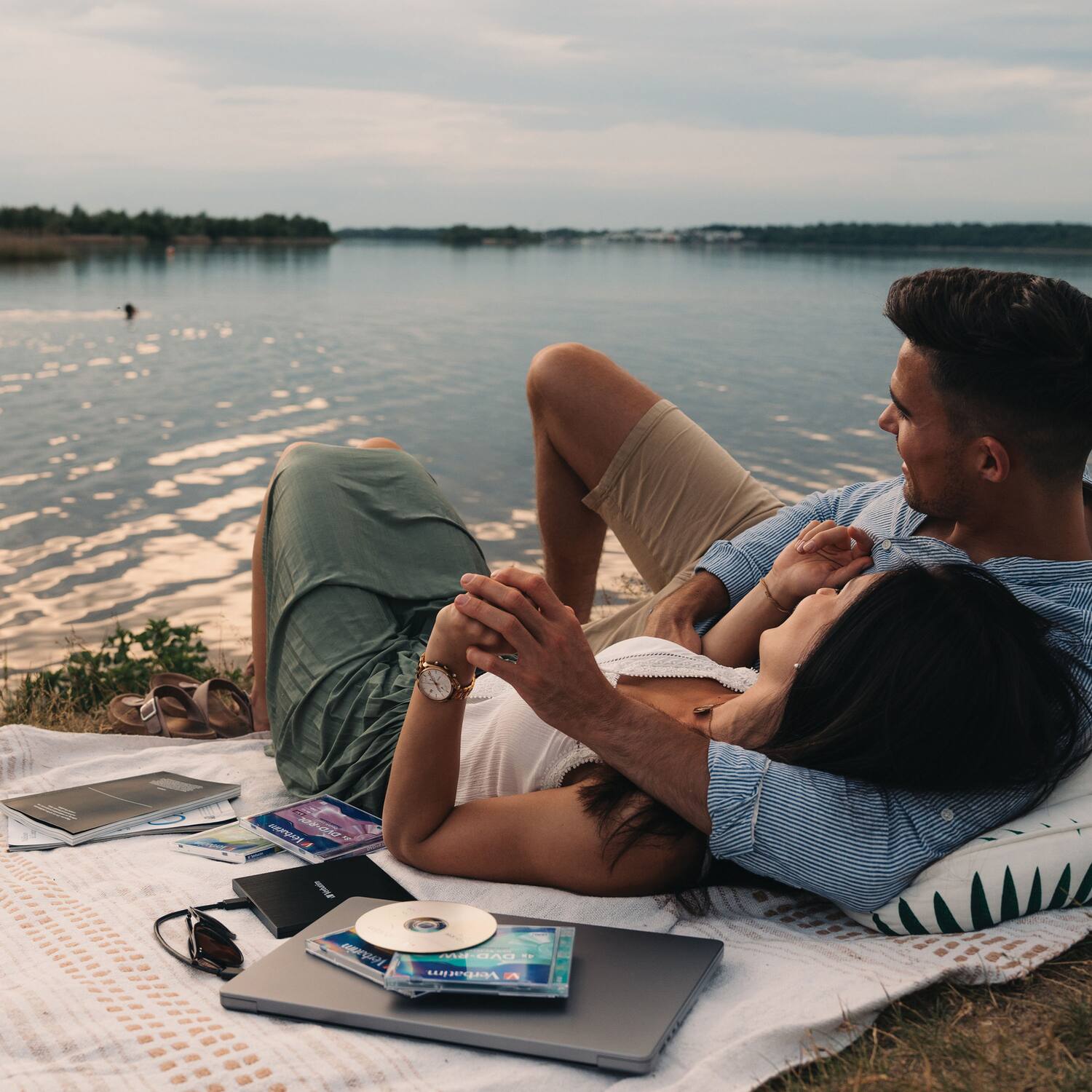 3047 EN US ES Ae - -ot EGAO .- MG