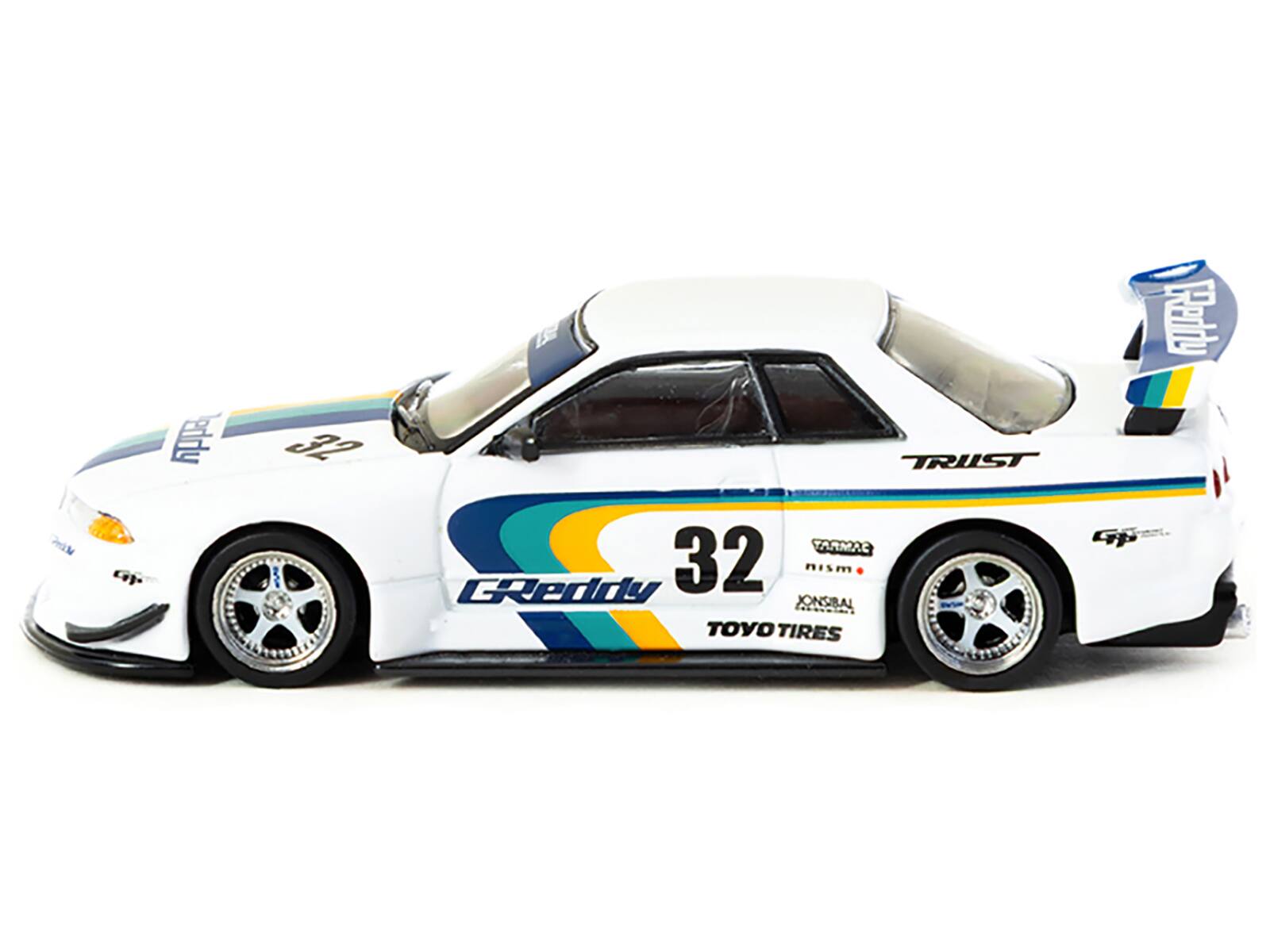 Eddy Giri  
1e Fredy  
TRIST  
TARMAC  
p Reddy  
32  
nism  
JONSBAL  
TOYO TIRES