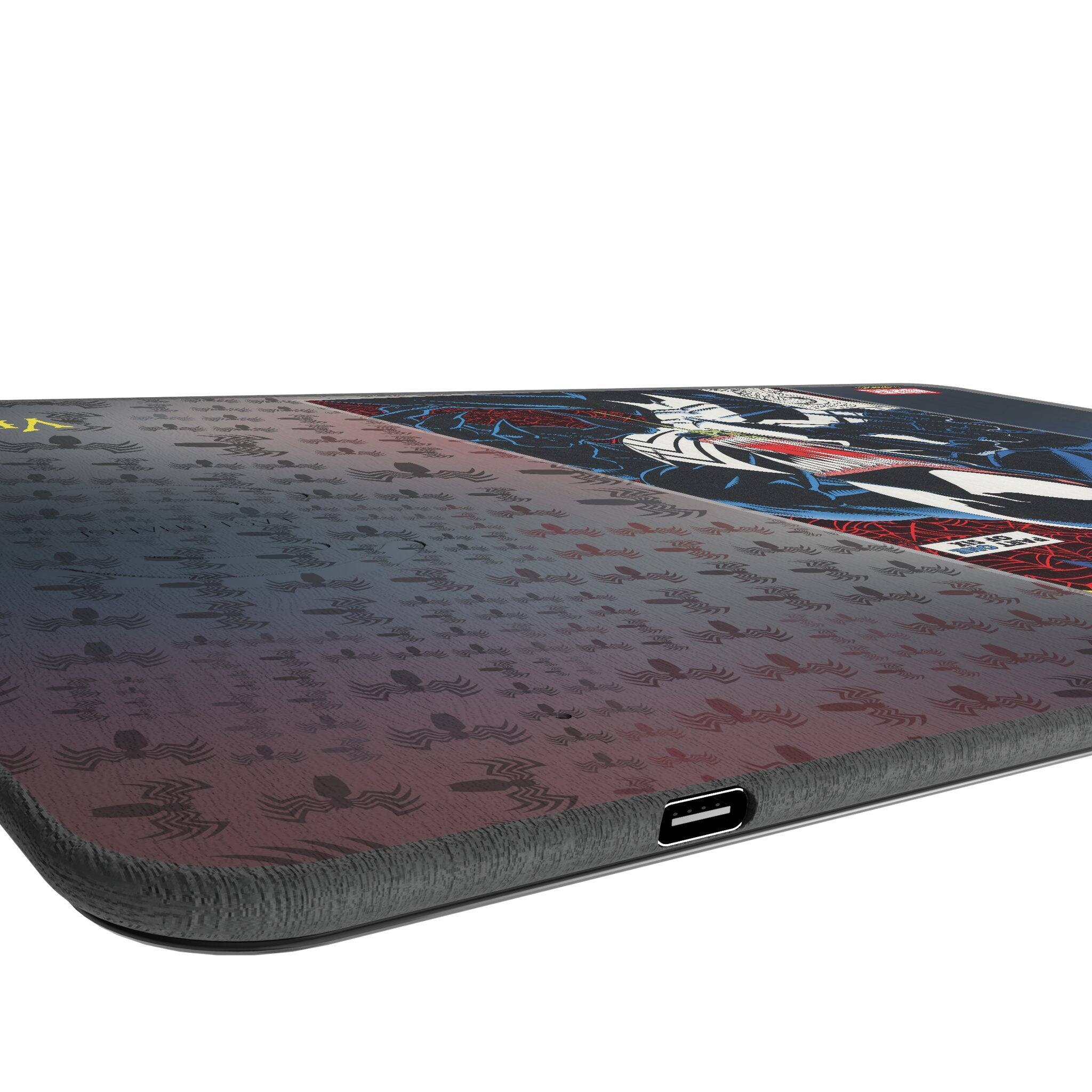 Left. Keyscaper - Marvel Classic Cover 15-Watt Wireless Charger and Mouse Pad - Venom.