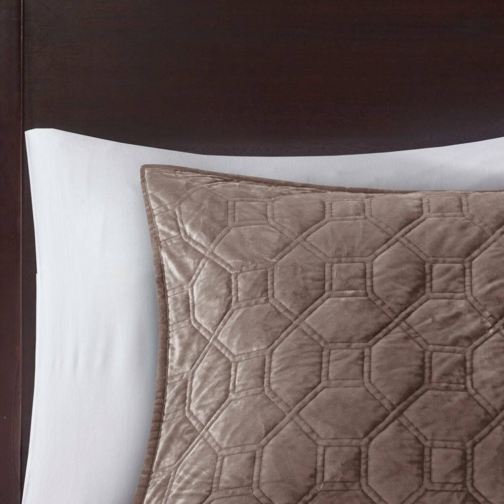 Alt View 3. Gracie Mills - Gracie Mills Gayle 3-Piece Casual Geometric Velvet Quilt Set - Taupe.