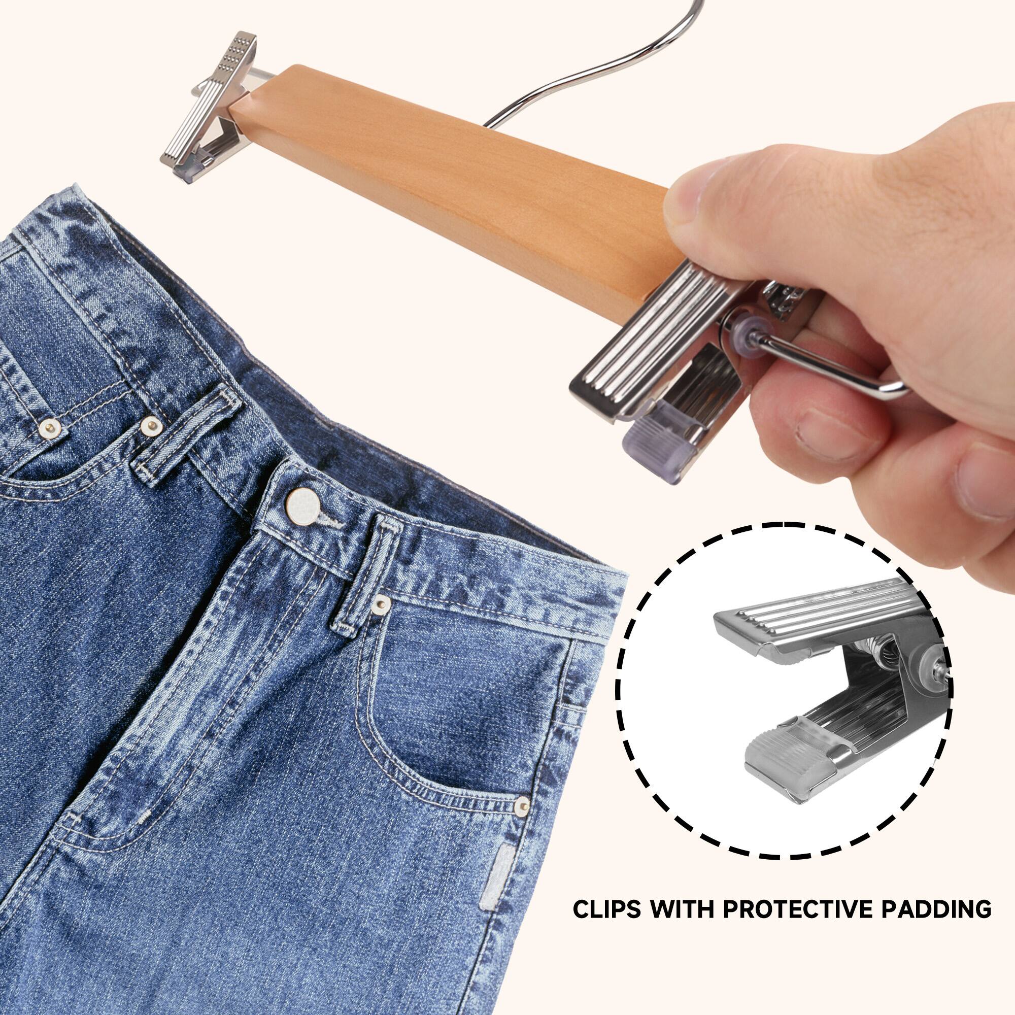 CLIPS WITH PROTECTIVE PADDING