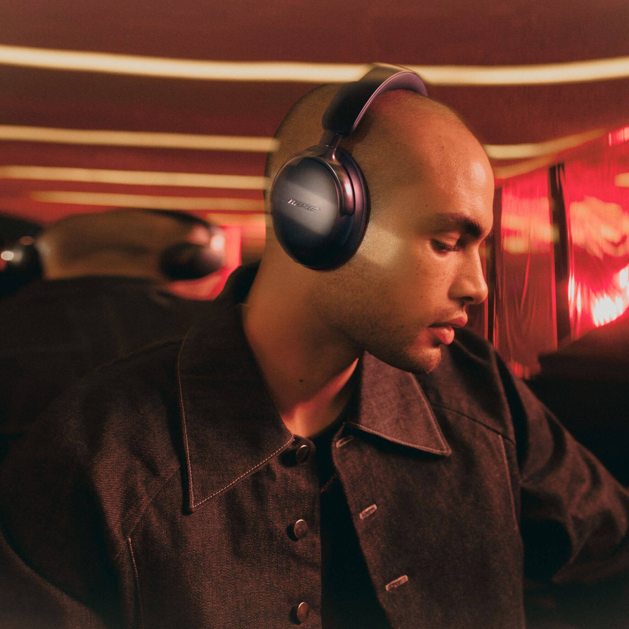 Alt View 6. Bose - QuietComfort Ultra Headphones (2nd Gen) - Black.