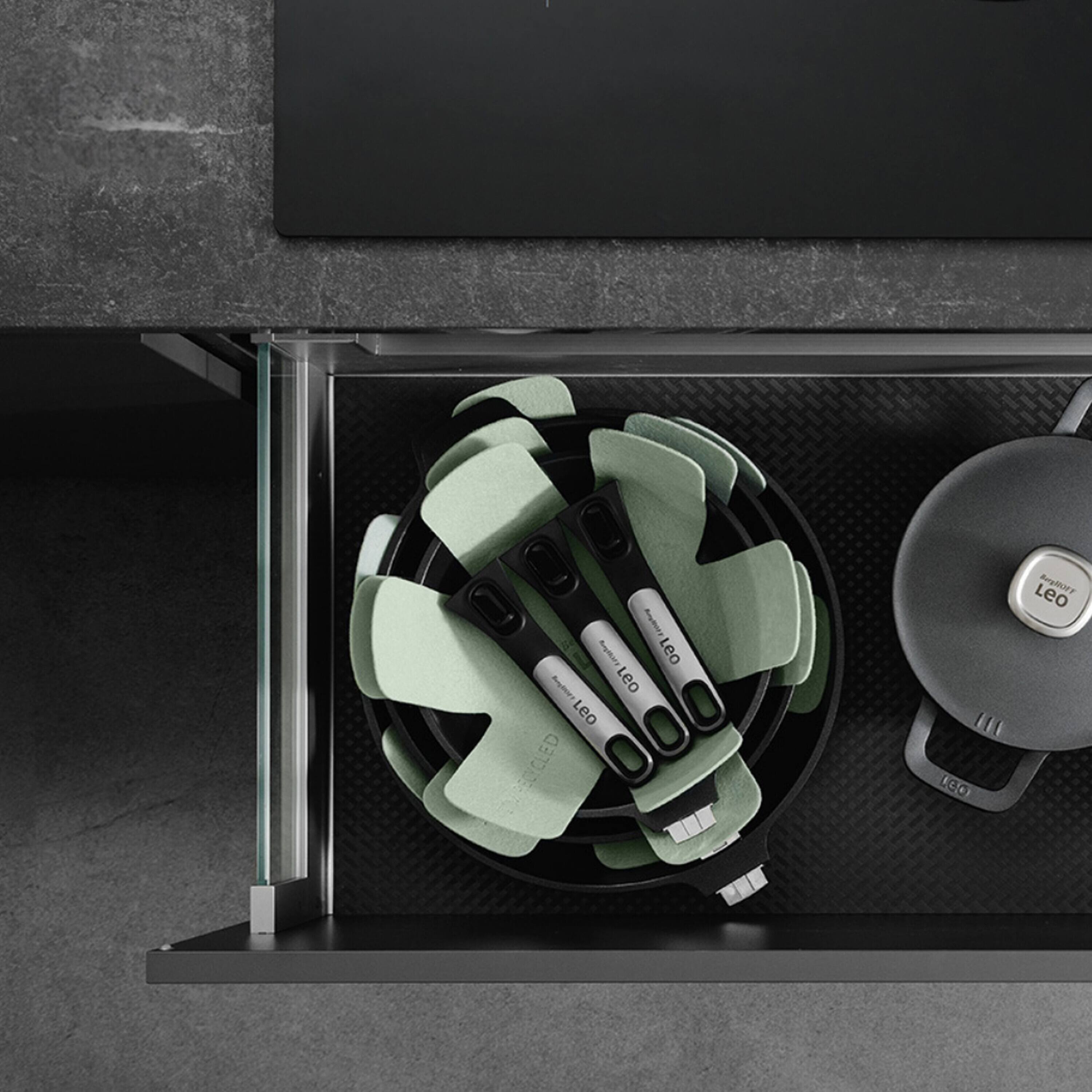 I Analytary Leo nnoloes Leo Leo ED RECYCLED LGC Leo Knglory